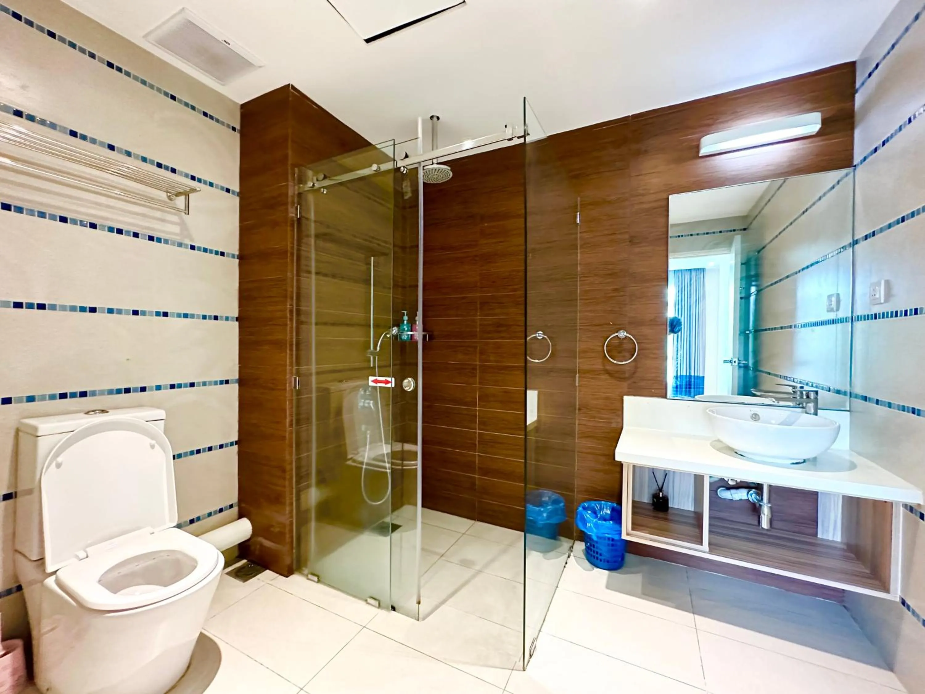 Shower in M Centro City Centre @ Gaya Street by Sunset Seaview Vacation Condos