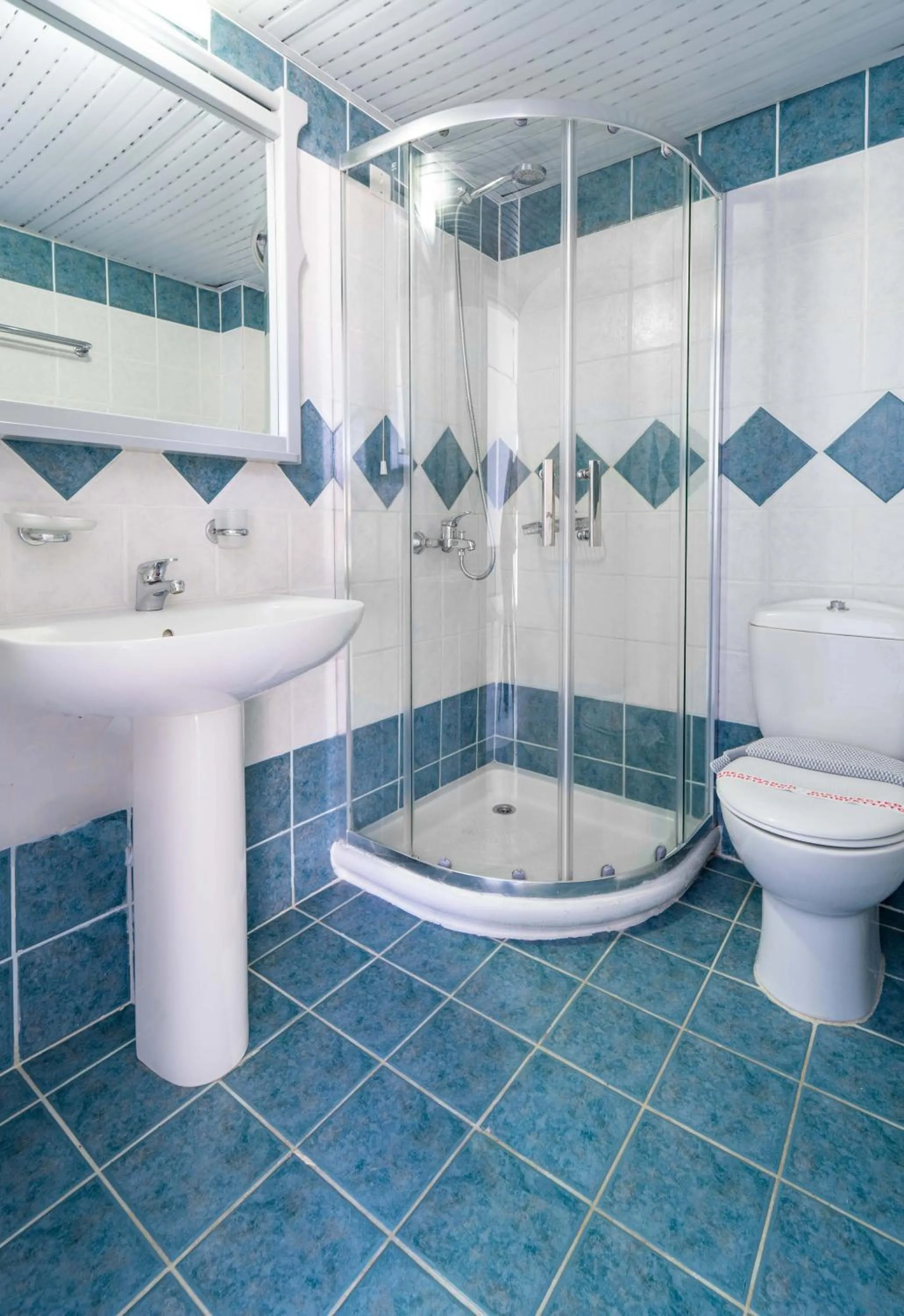 Shower in Futura Hotel