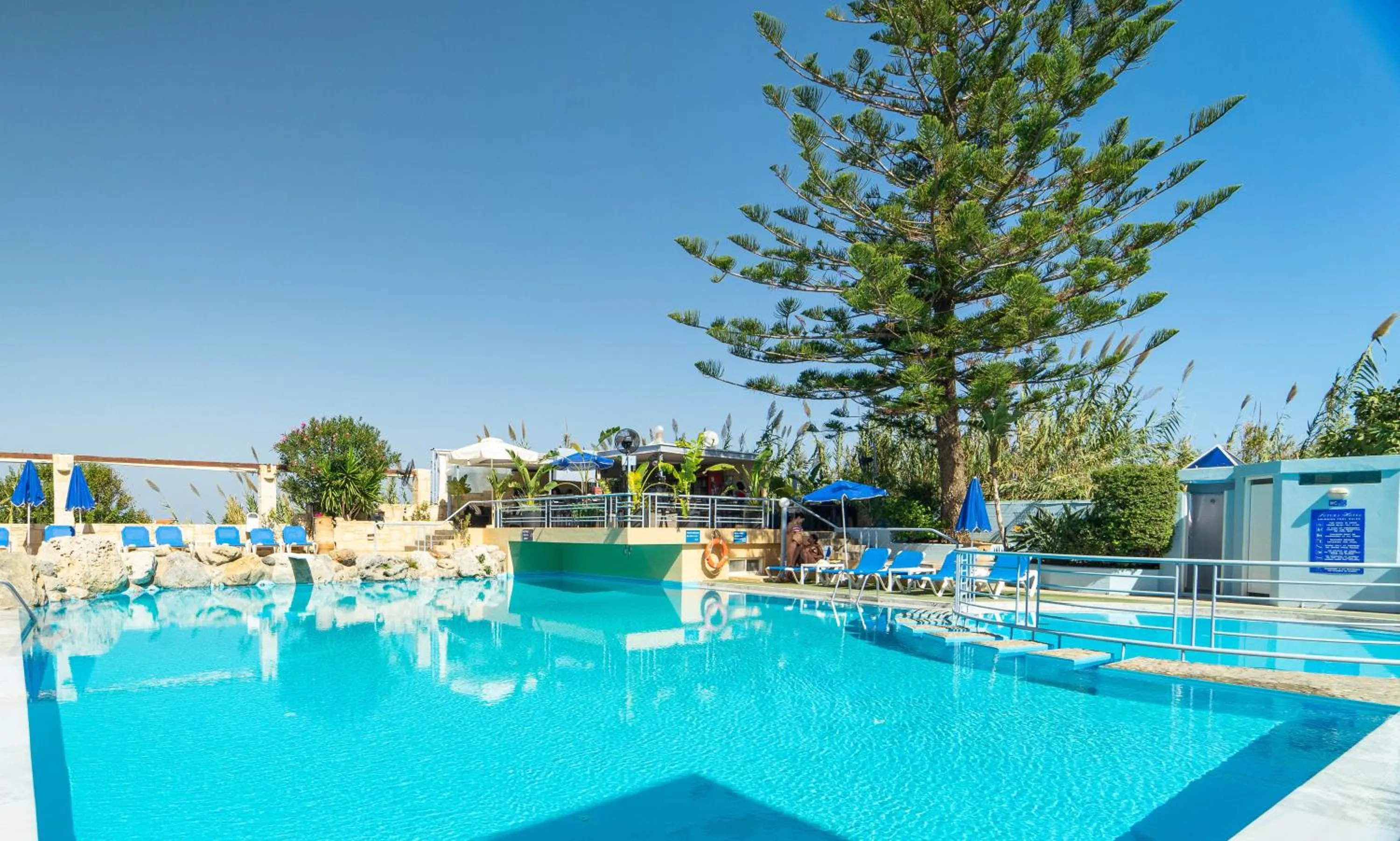 Swimming pool in Futura Hotel