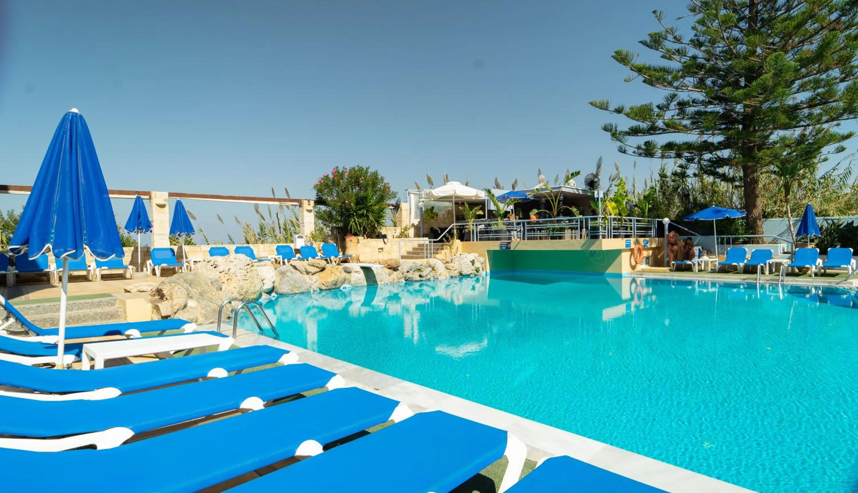 Swimming pool in Futura Hotel