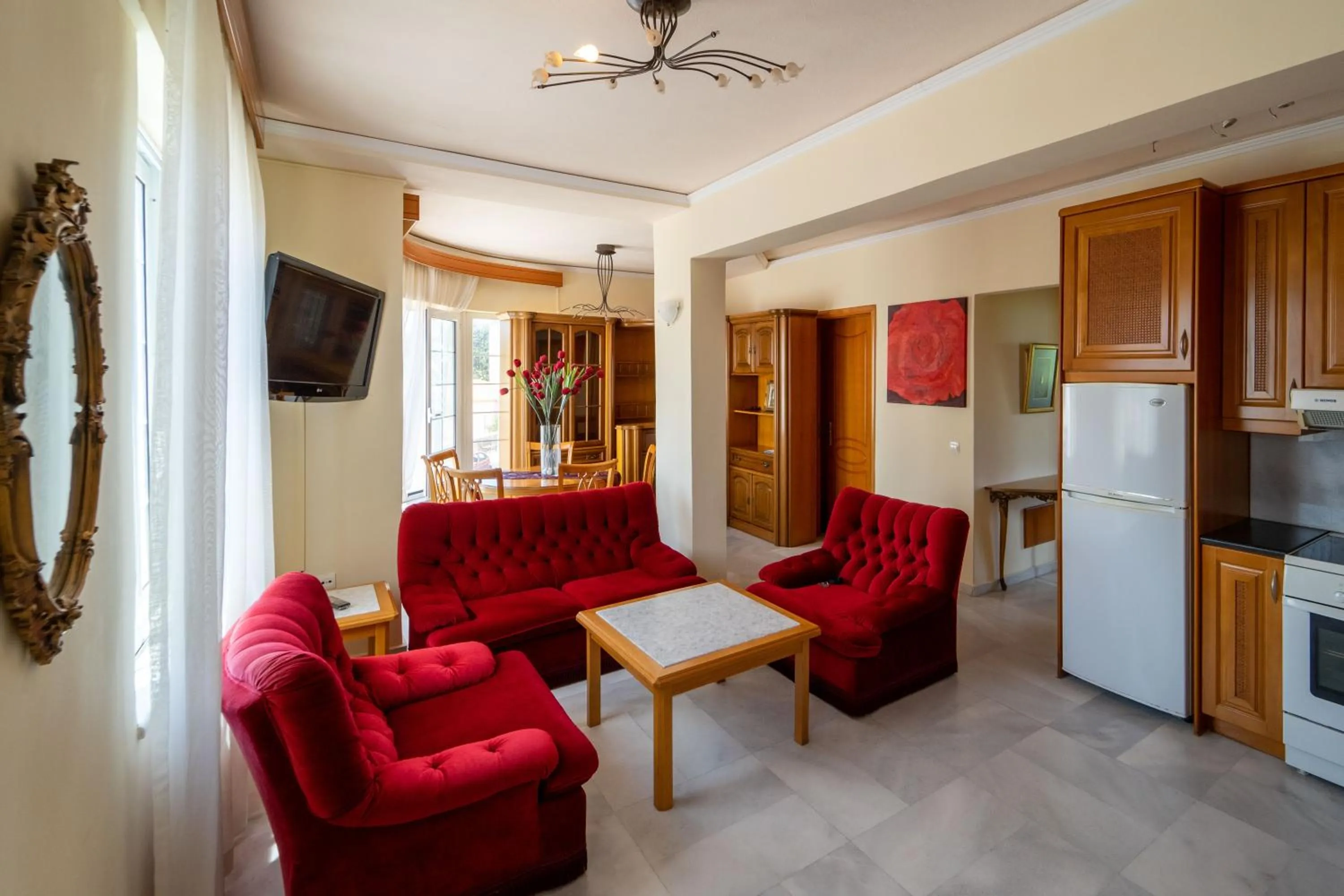 Communal lounge/ TV room in Futura Hotel