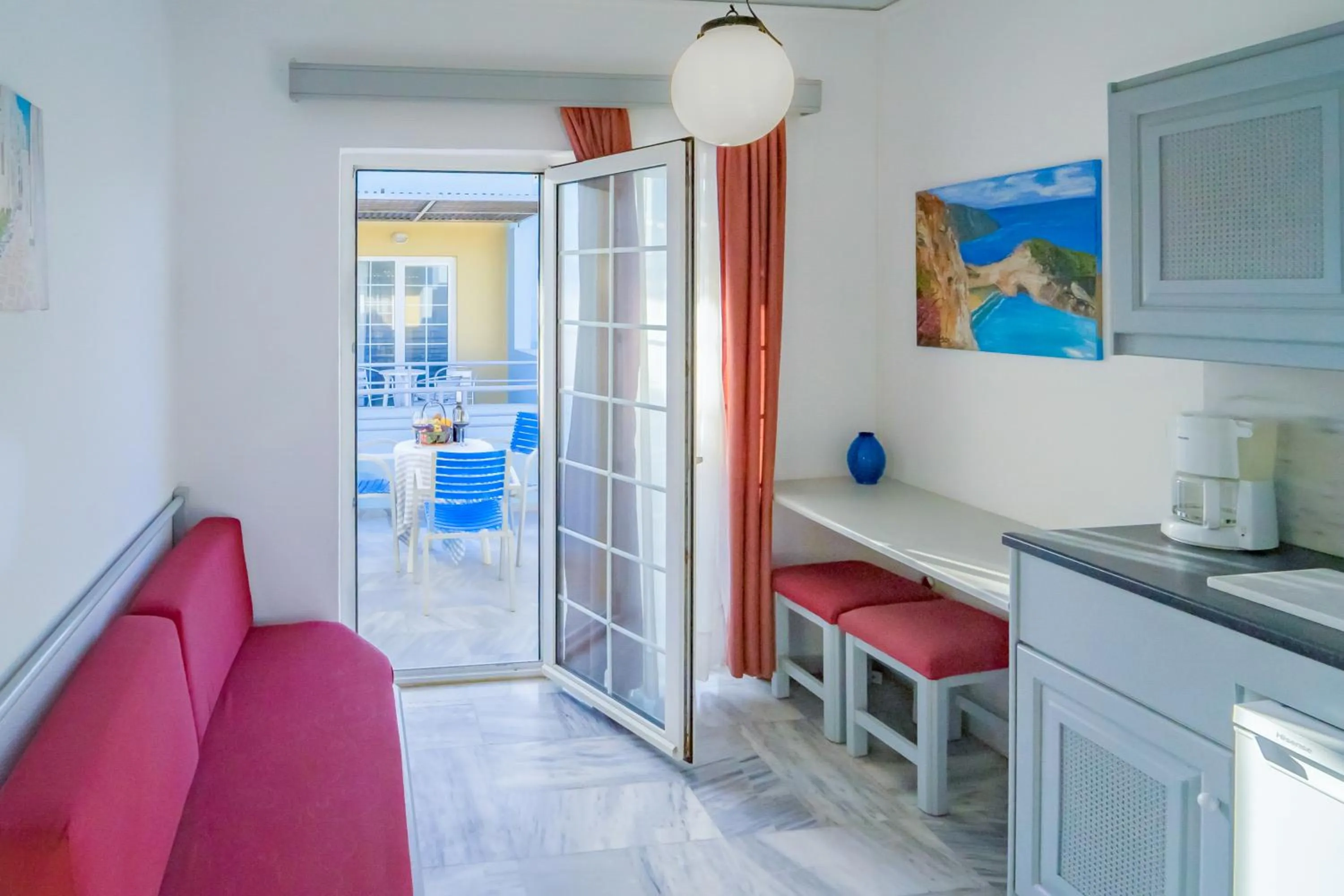 Kitchen or kitchenette in Futura Hotel