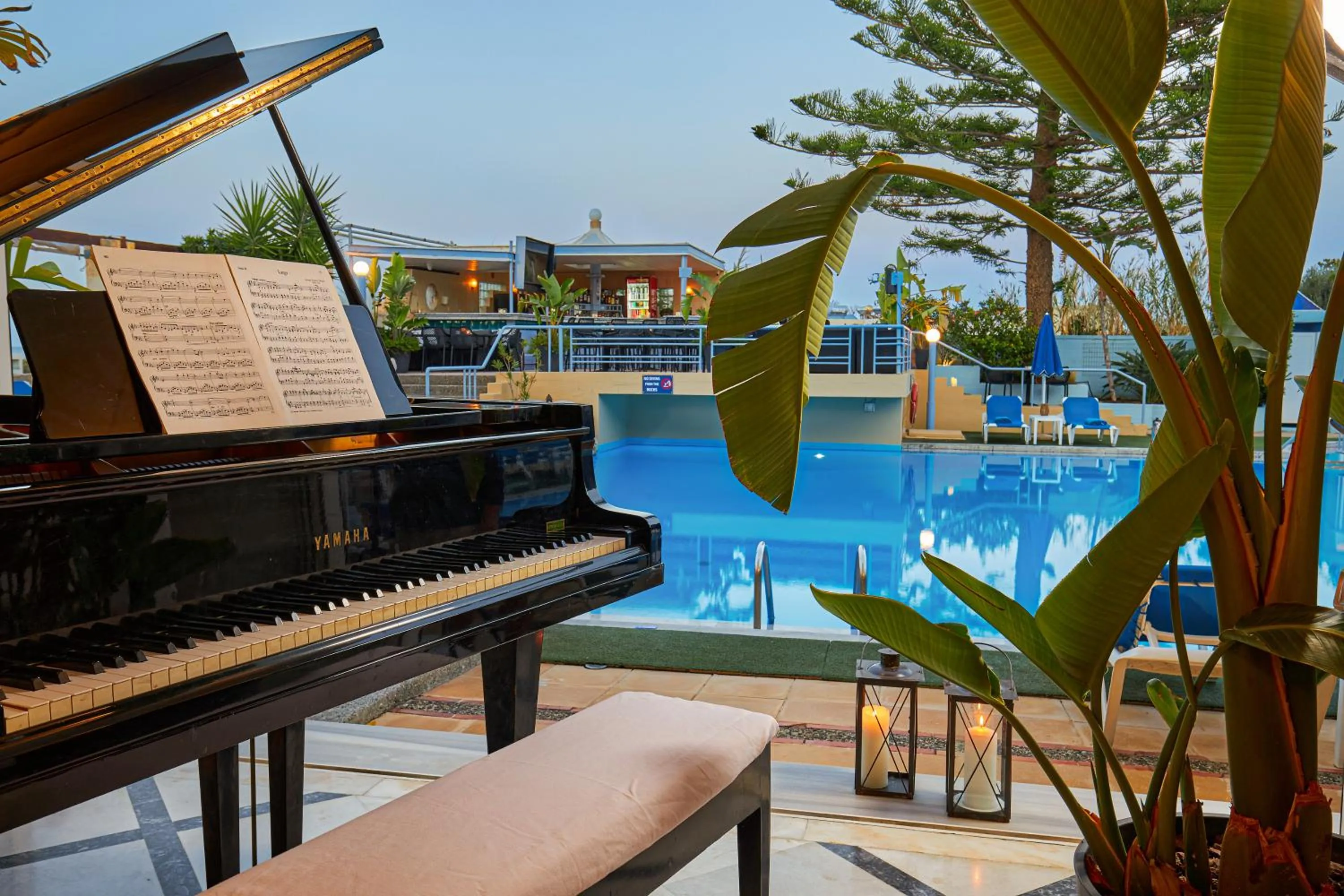 Restaurant/places to eat in Futura Hotel