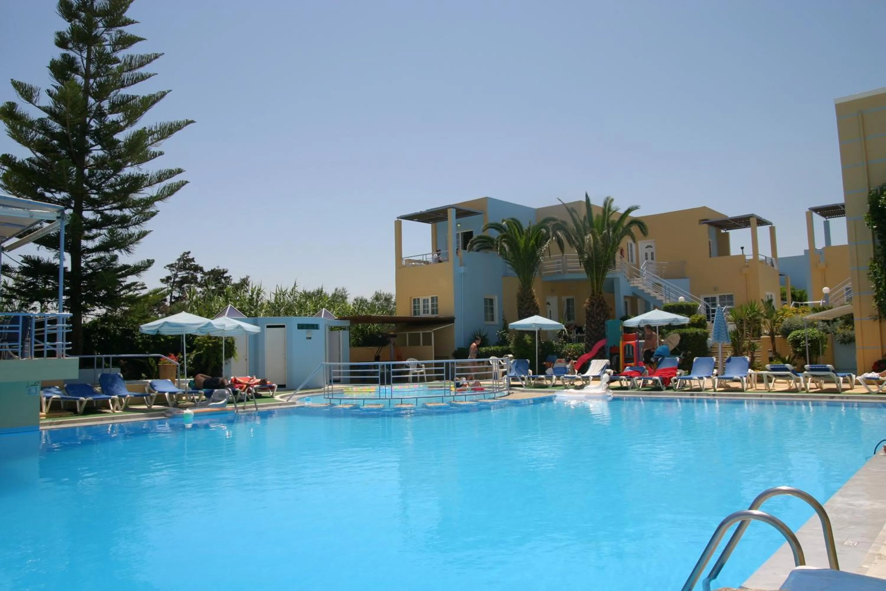 Swimming pool in Futura Hotel