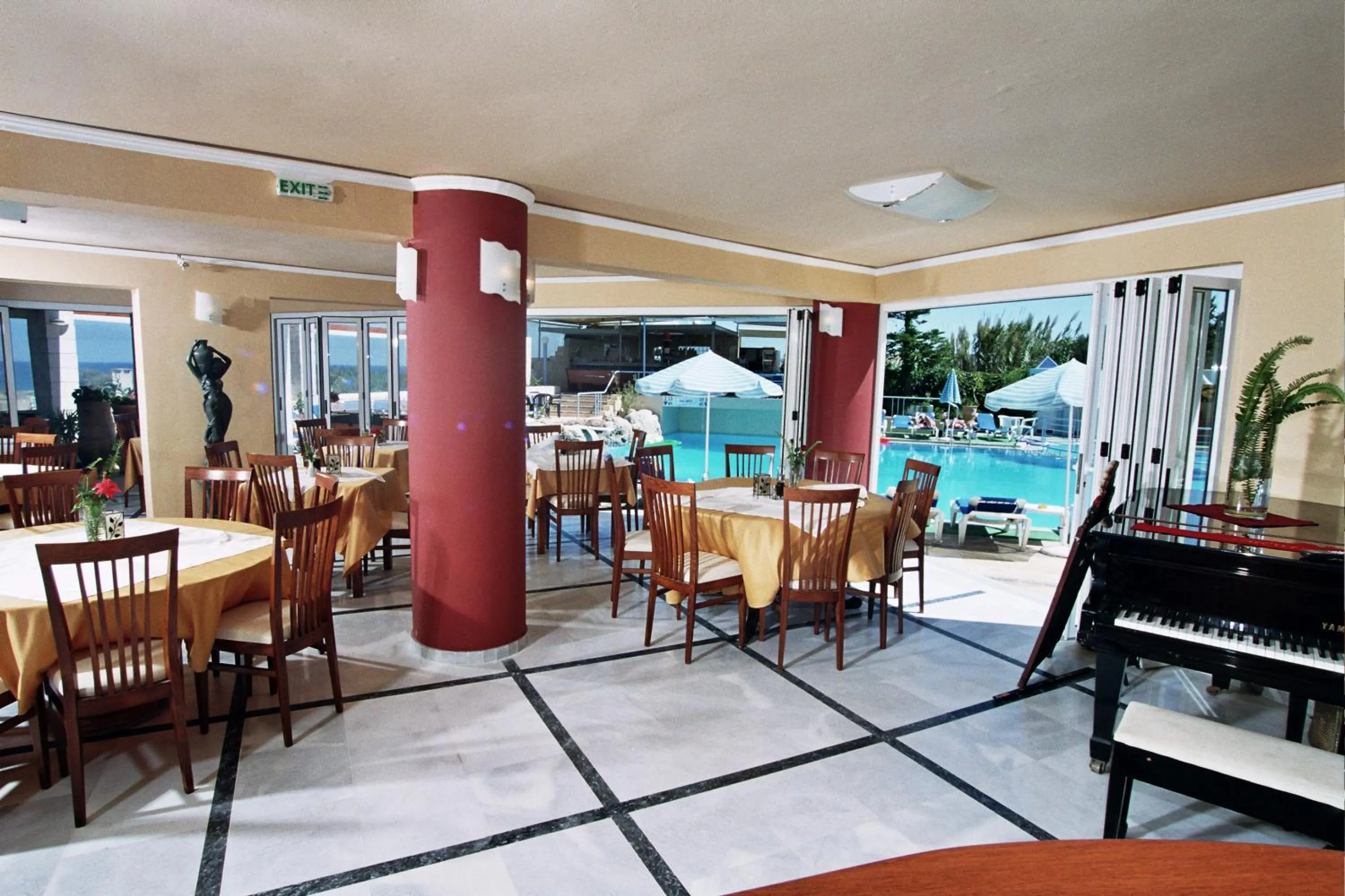 Restaurant/places to eat in Futura Hotel