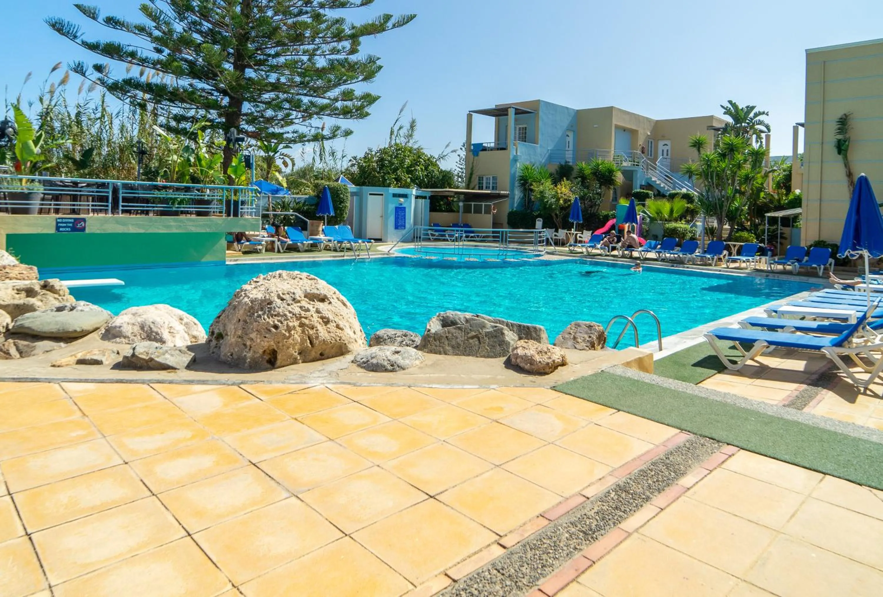 Swimming pool in Futura Hotel