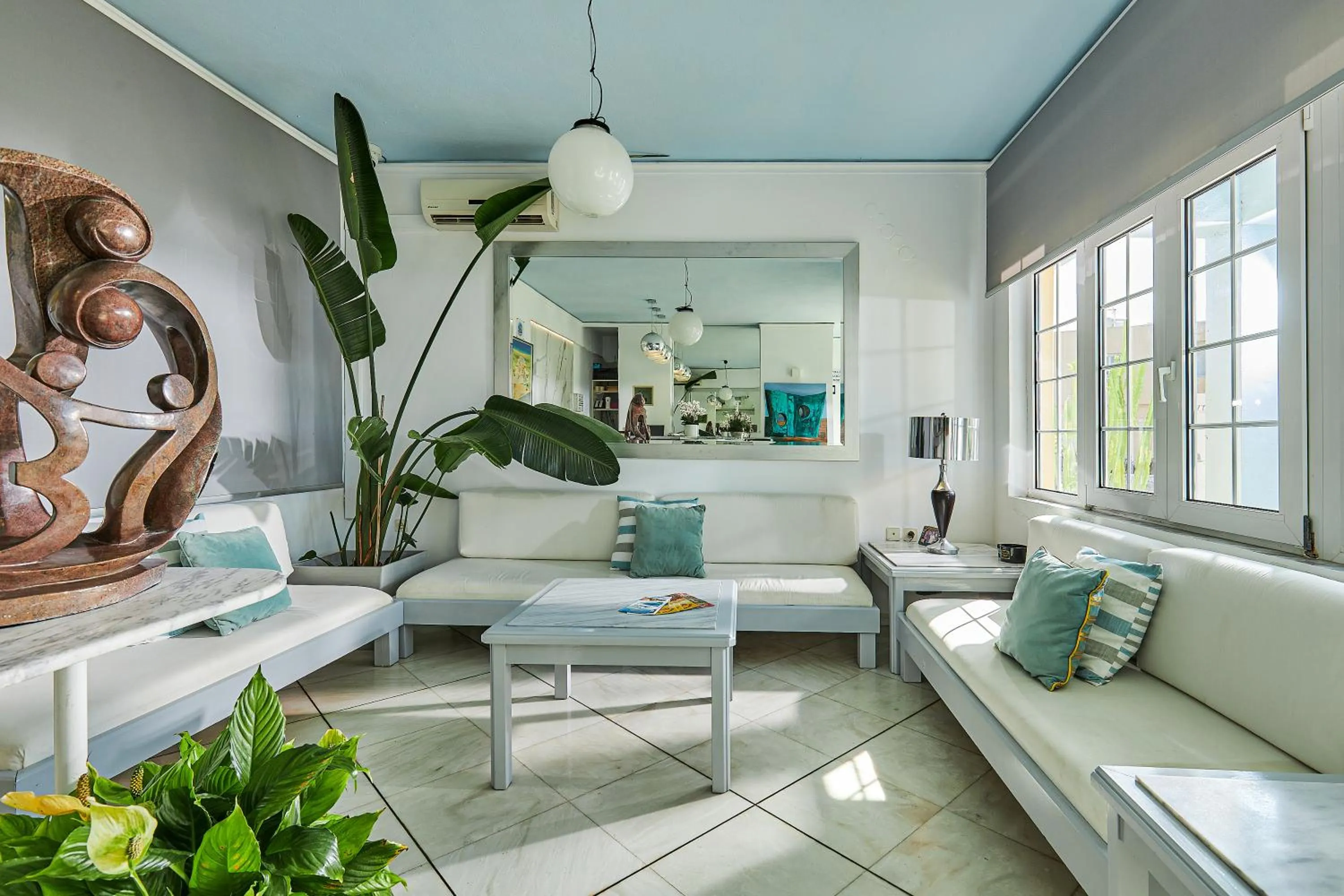 Lobby or reception in Futura Hotel