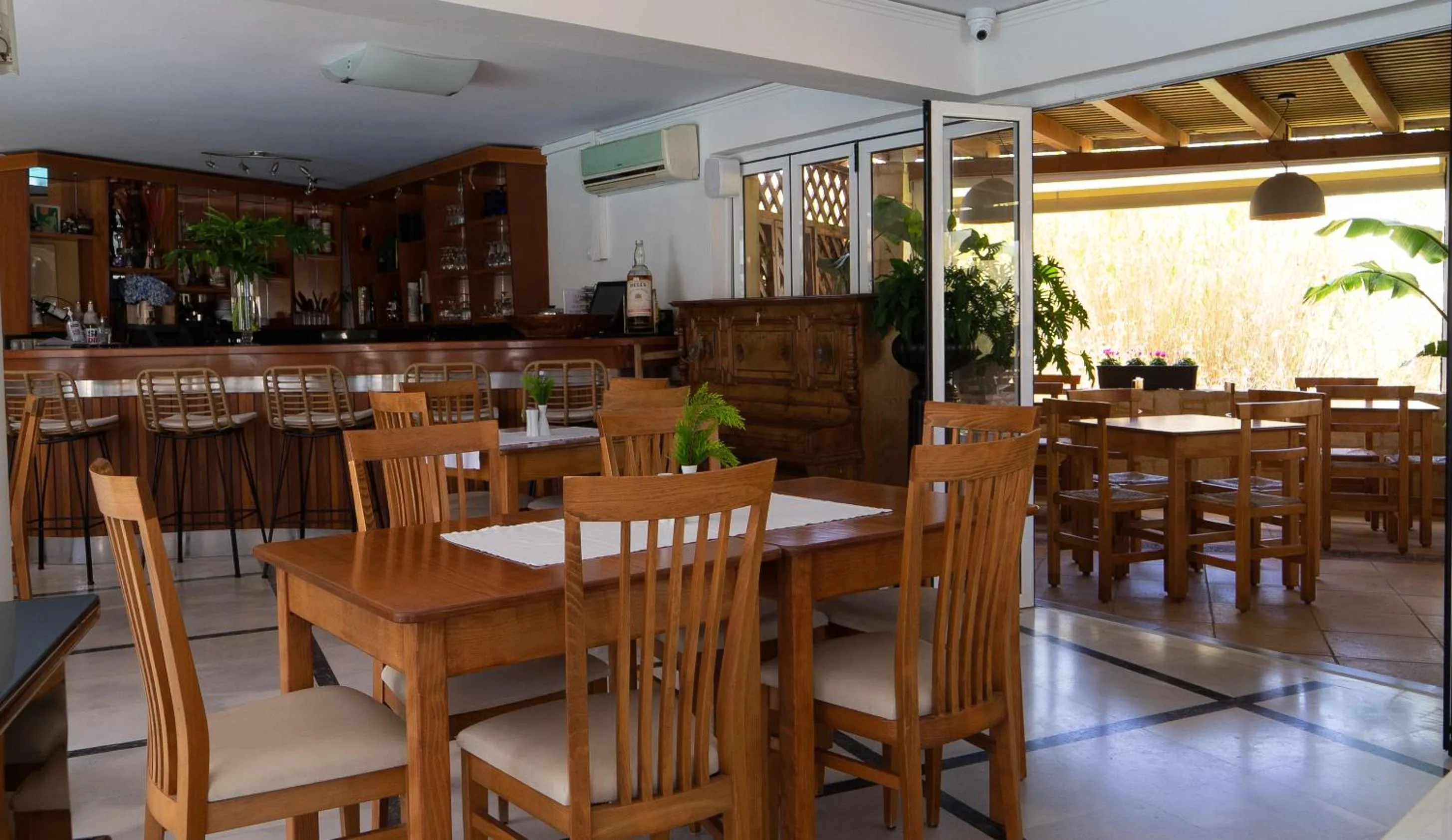 Restaurant/places to eat in Futura Hotel