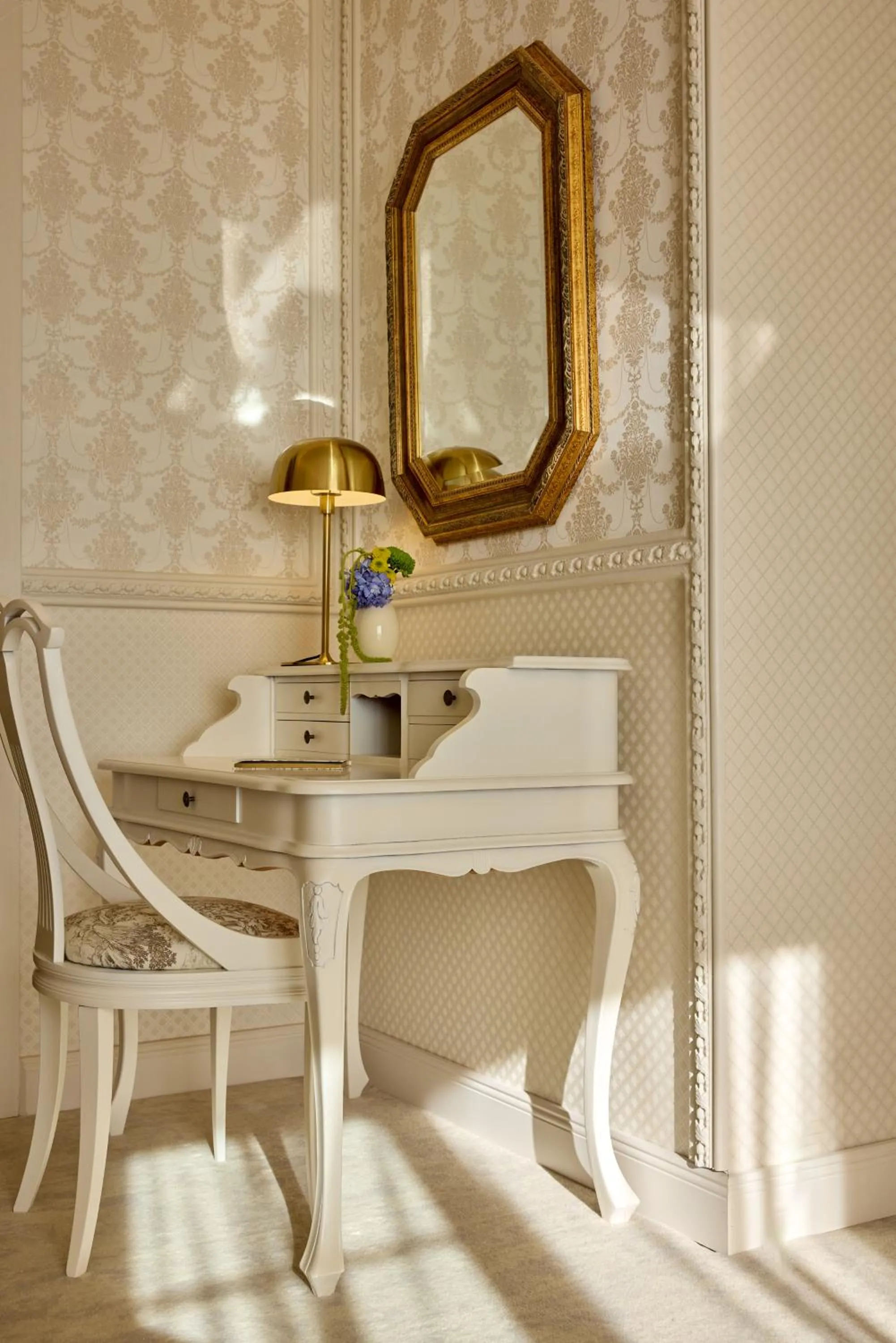 Seating area in Mediterranean Palace