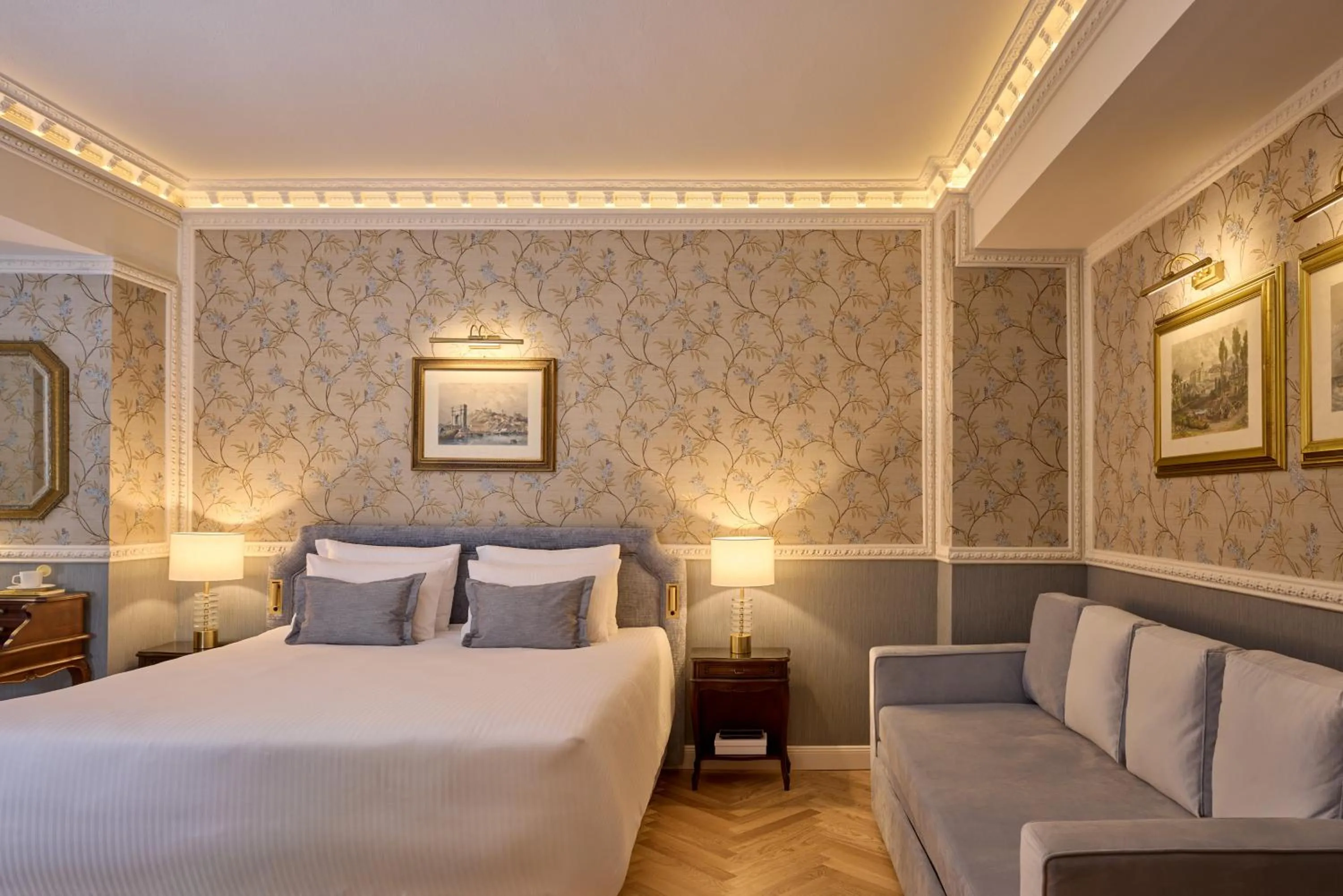 Bed in Mediterranean Palace