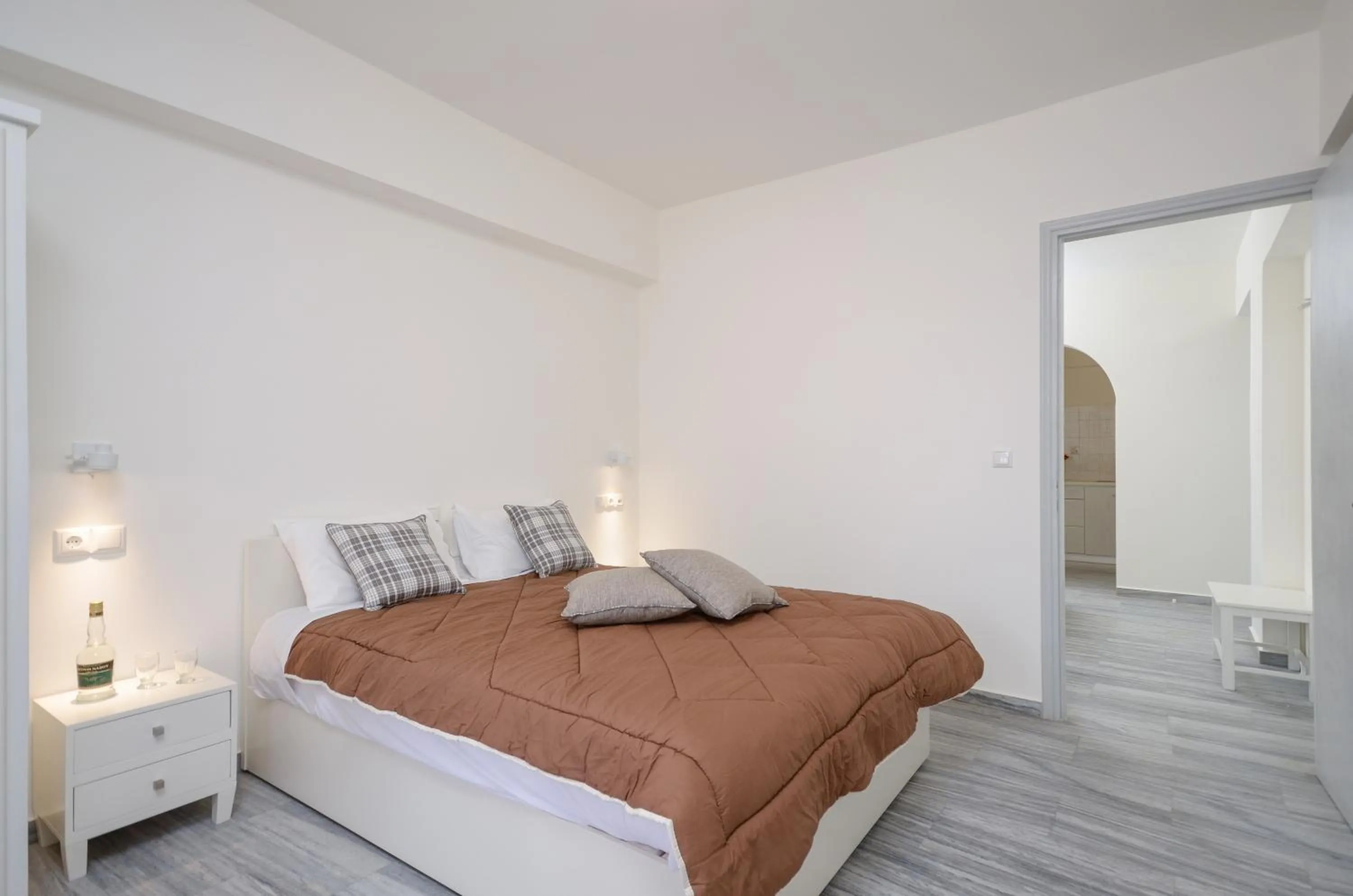 Photo of the whole room, Bed in Soula Naxos