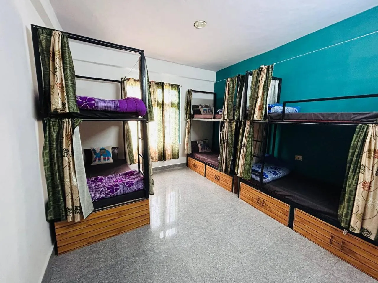 Bedroom, Bed in Kasol Hostel