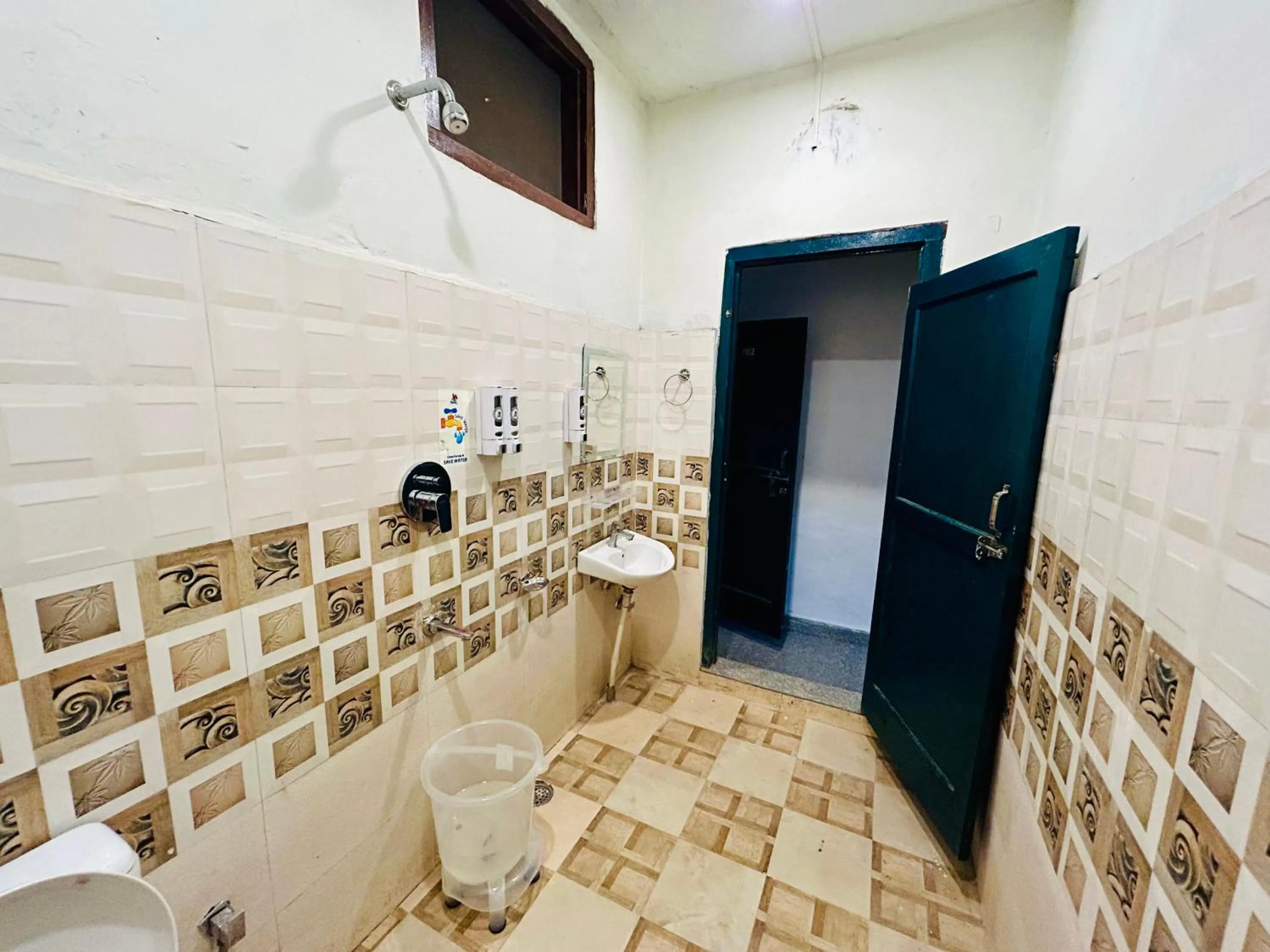 Bathroom in Kasol Hostel