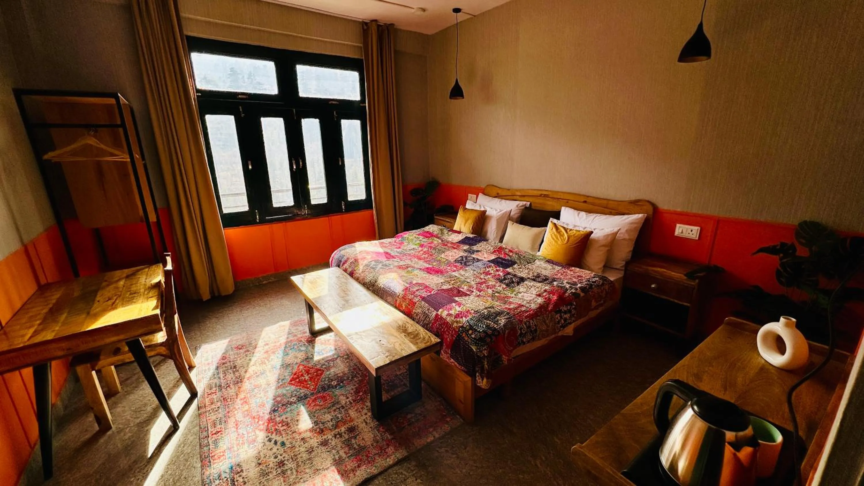 Bedroom, Bed in Kasol Hostel