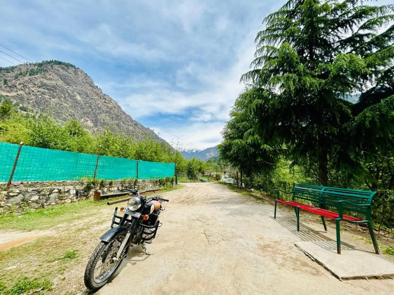 Parking in Kasol Hostel