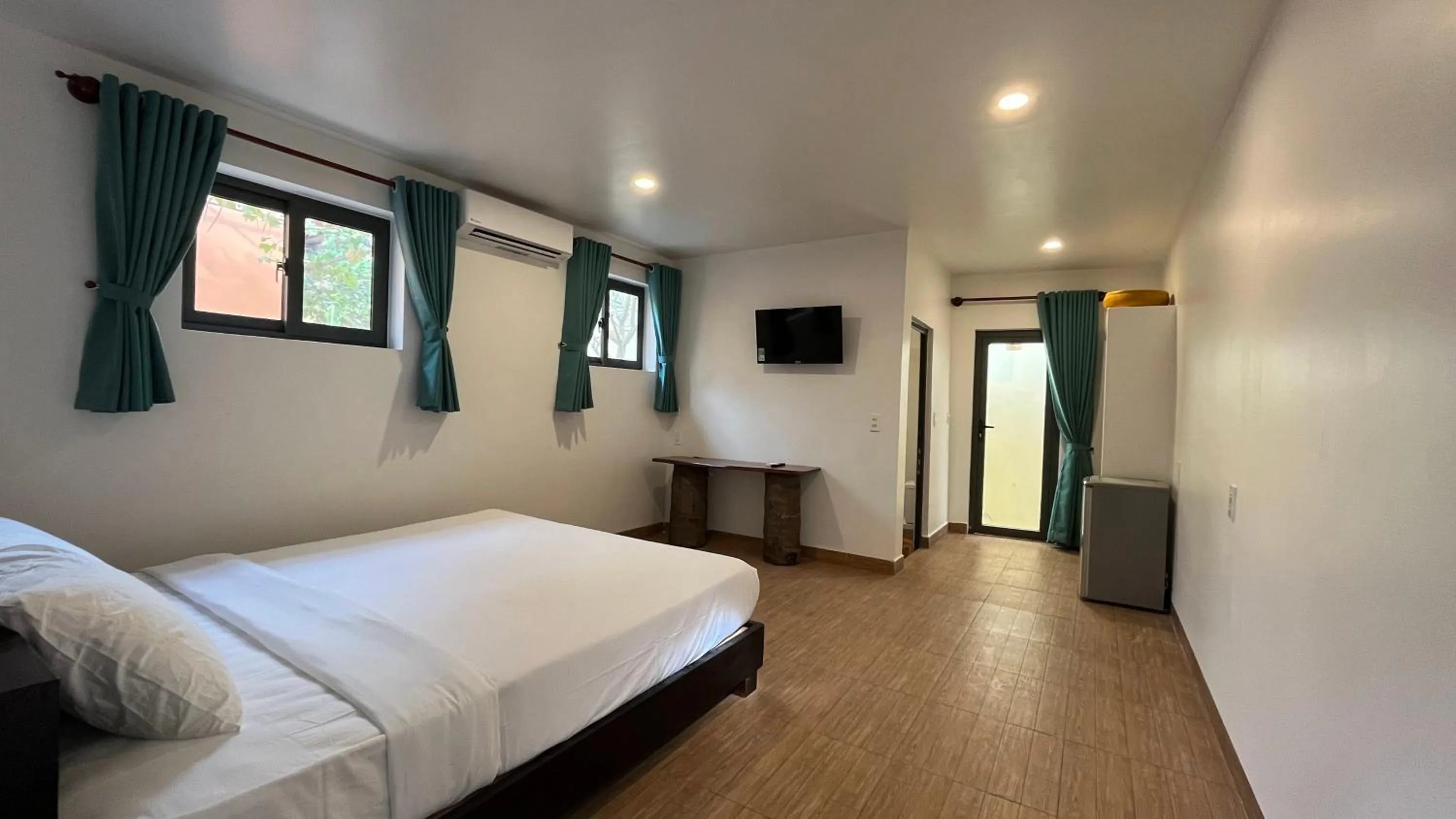 TV and multimedia, Bed in Mi Nhon Em Hotel Muine