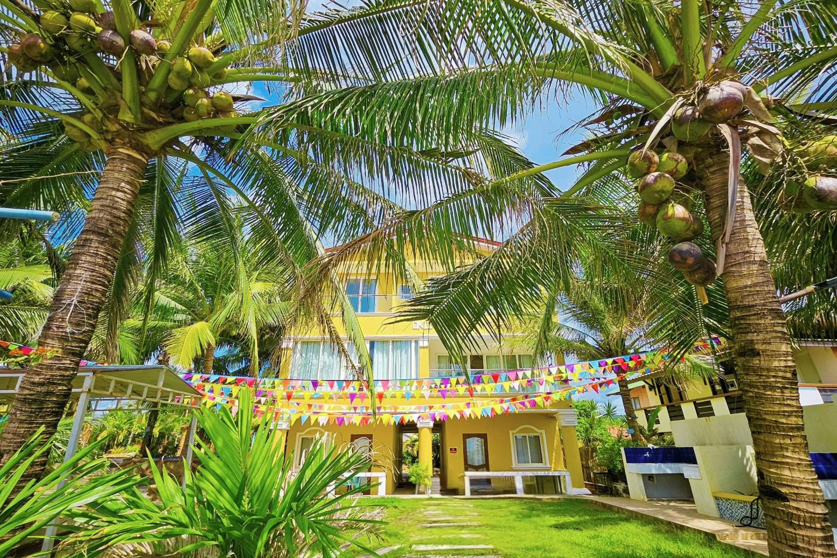 Crystal Shores Beach Resort powered by Cocotel