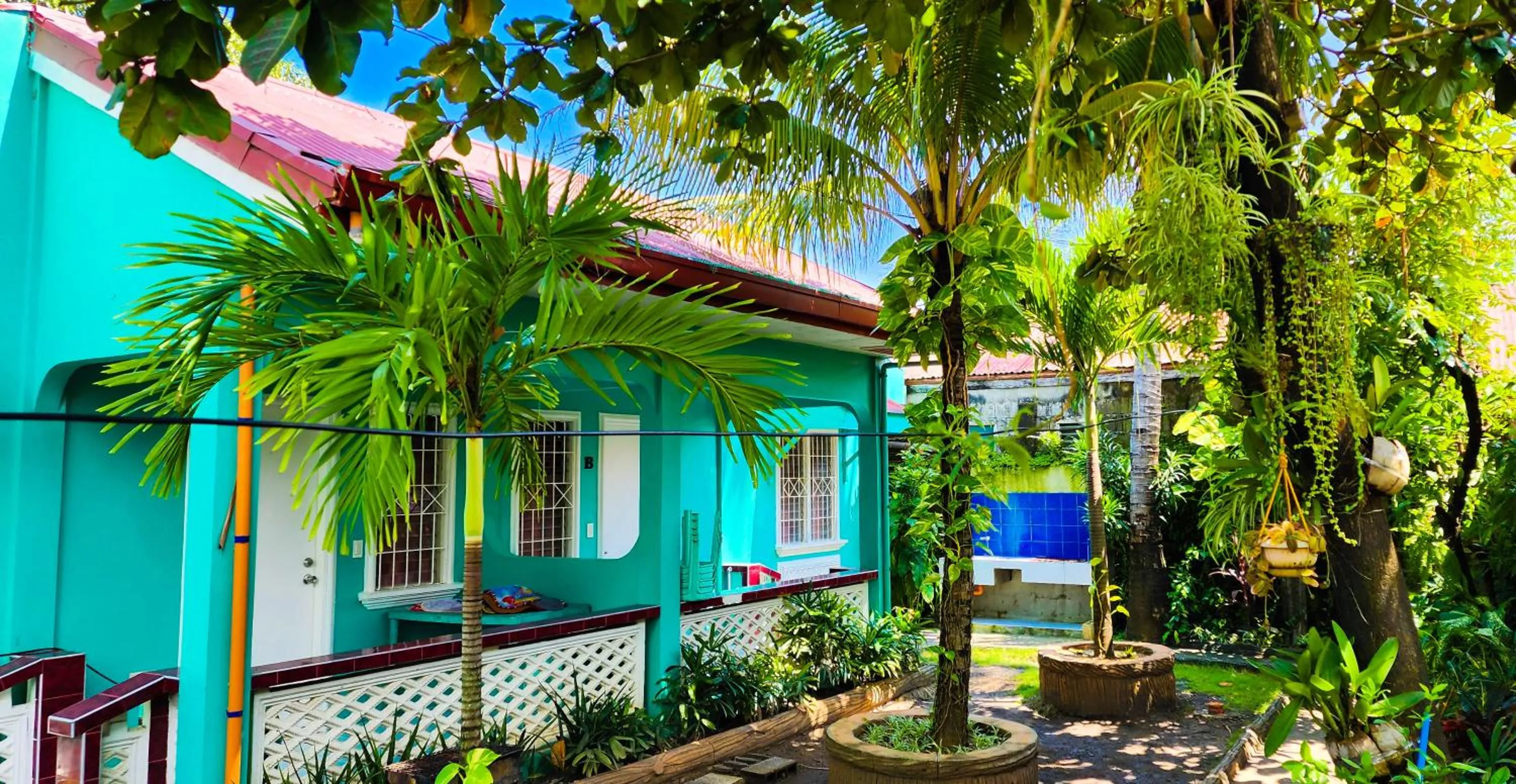 Property building in Crystal Shores Beach Resort powered by Cocotel