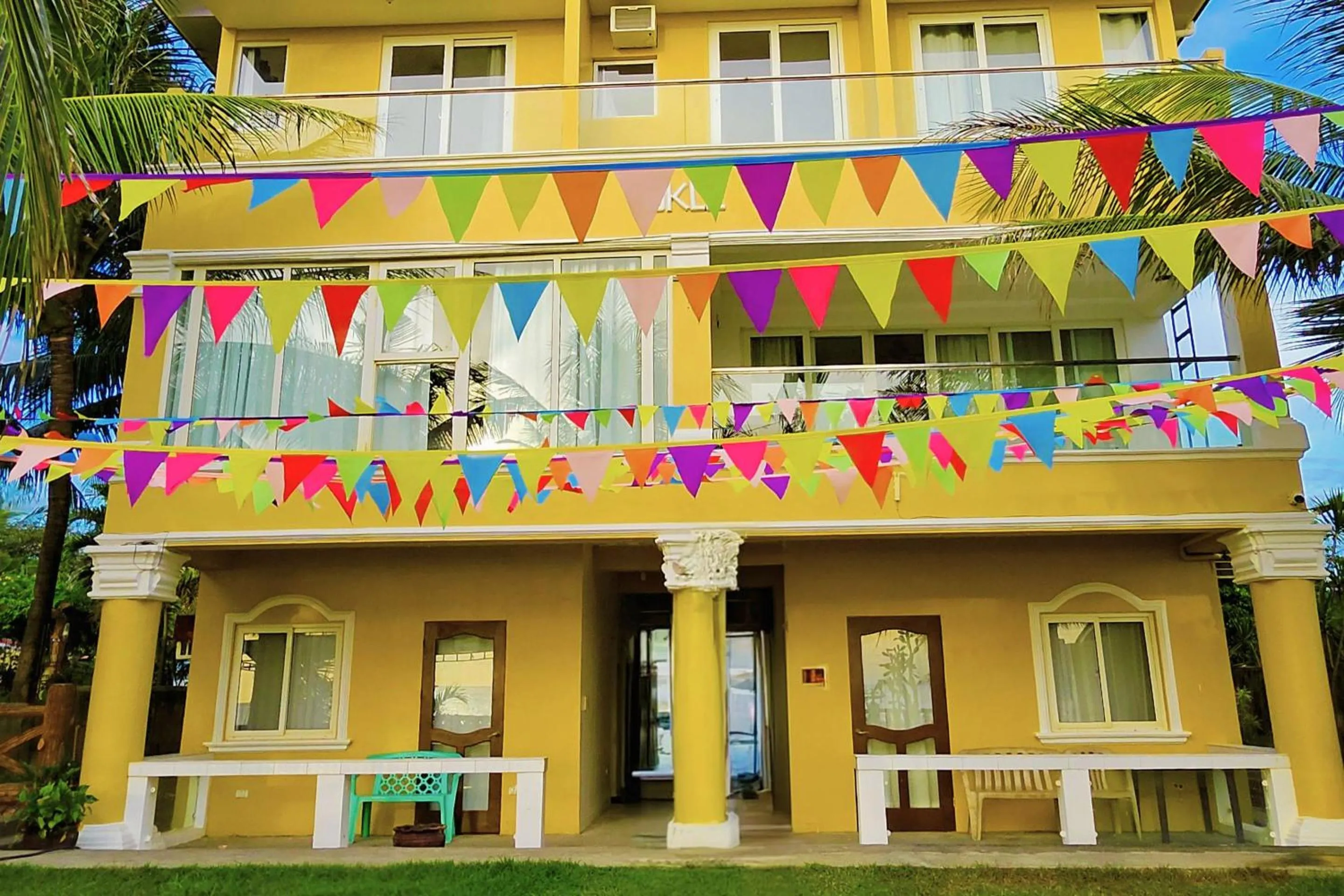 Crystal Shores Beach Resort powered by Cocotel