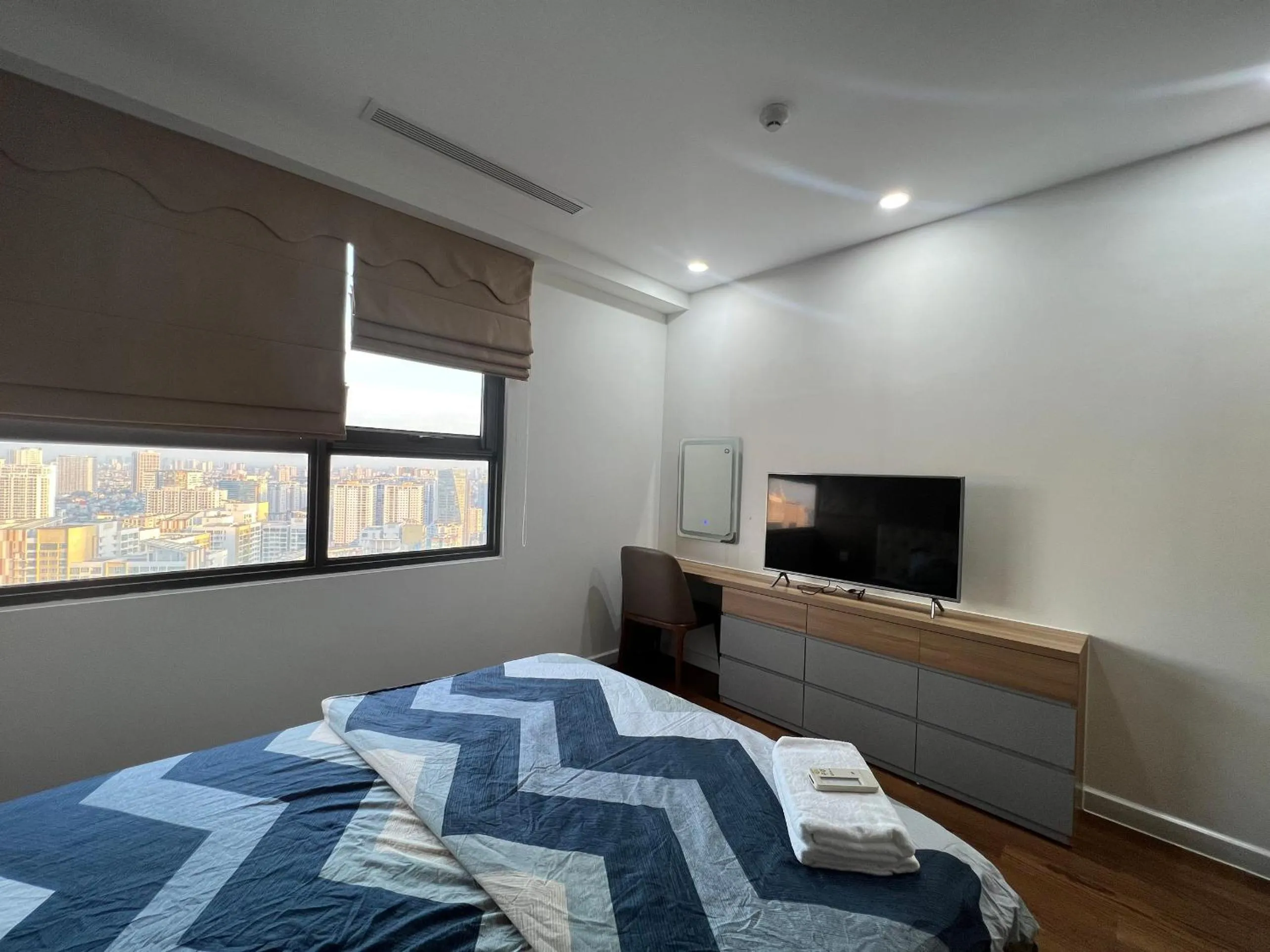 Bed in Vinhomes D'Capital - 119 Trần Duy Hưng-Trung Hoà-Cầu Giấy