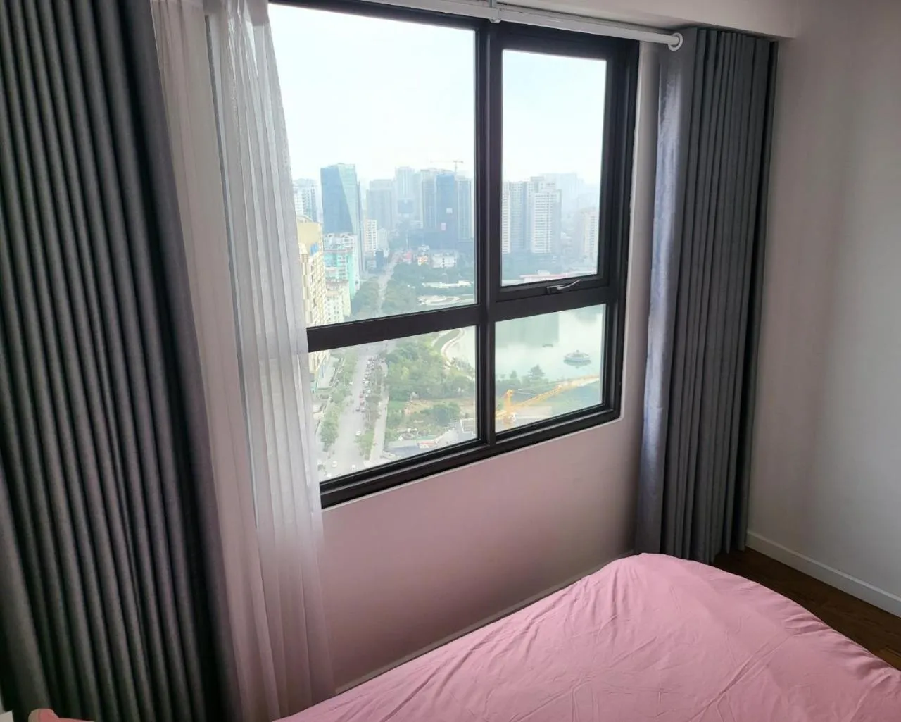 Bed in Vinhomes D'Capital - 119 Trần Duy Hưng-Trung Hoà-Cầu Giấy