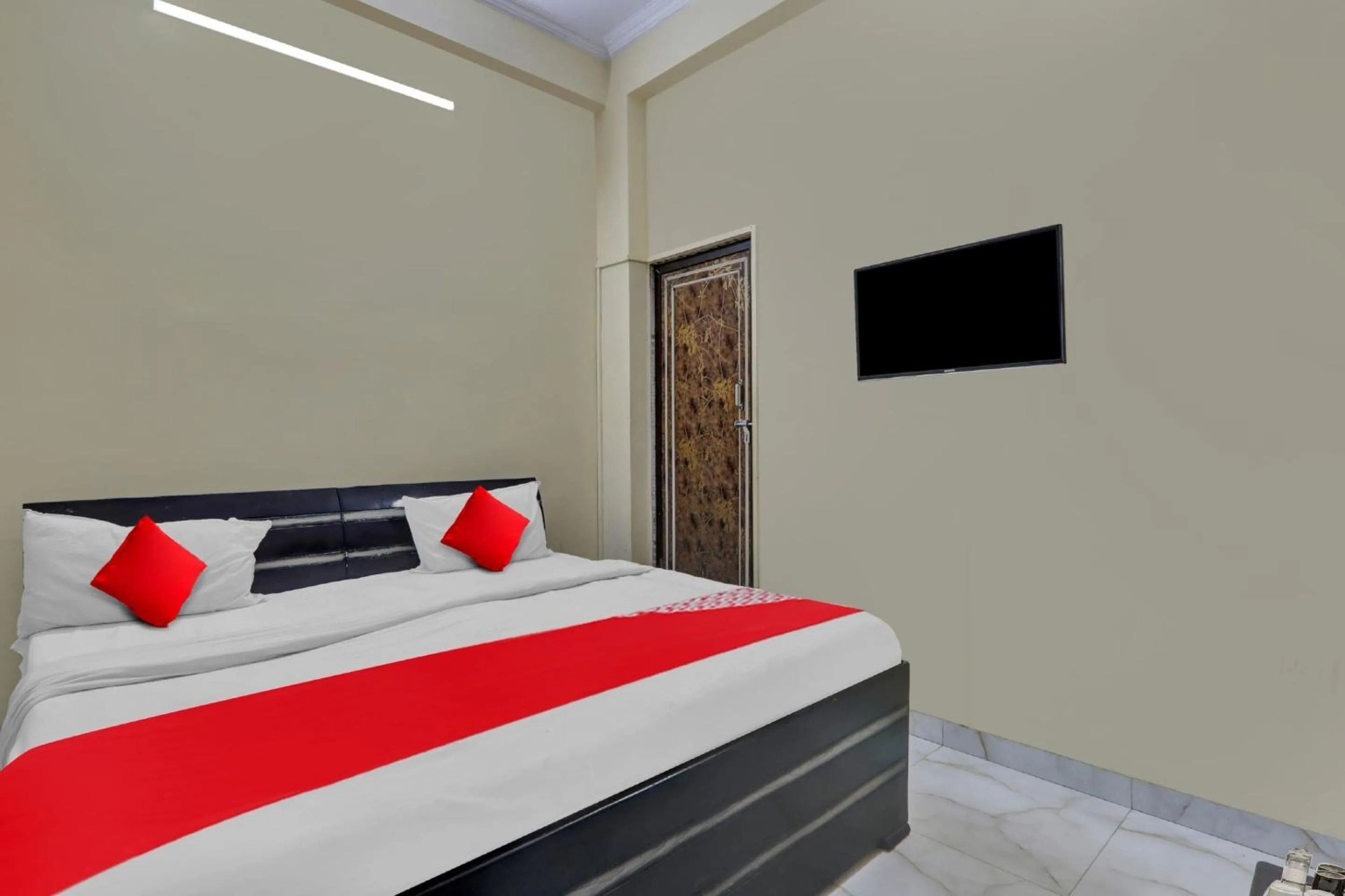 Bedroom, Bed in Super Hotel O New A V Hospitality