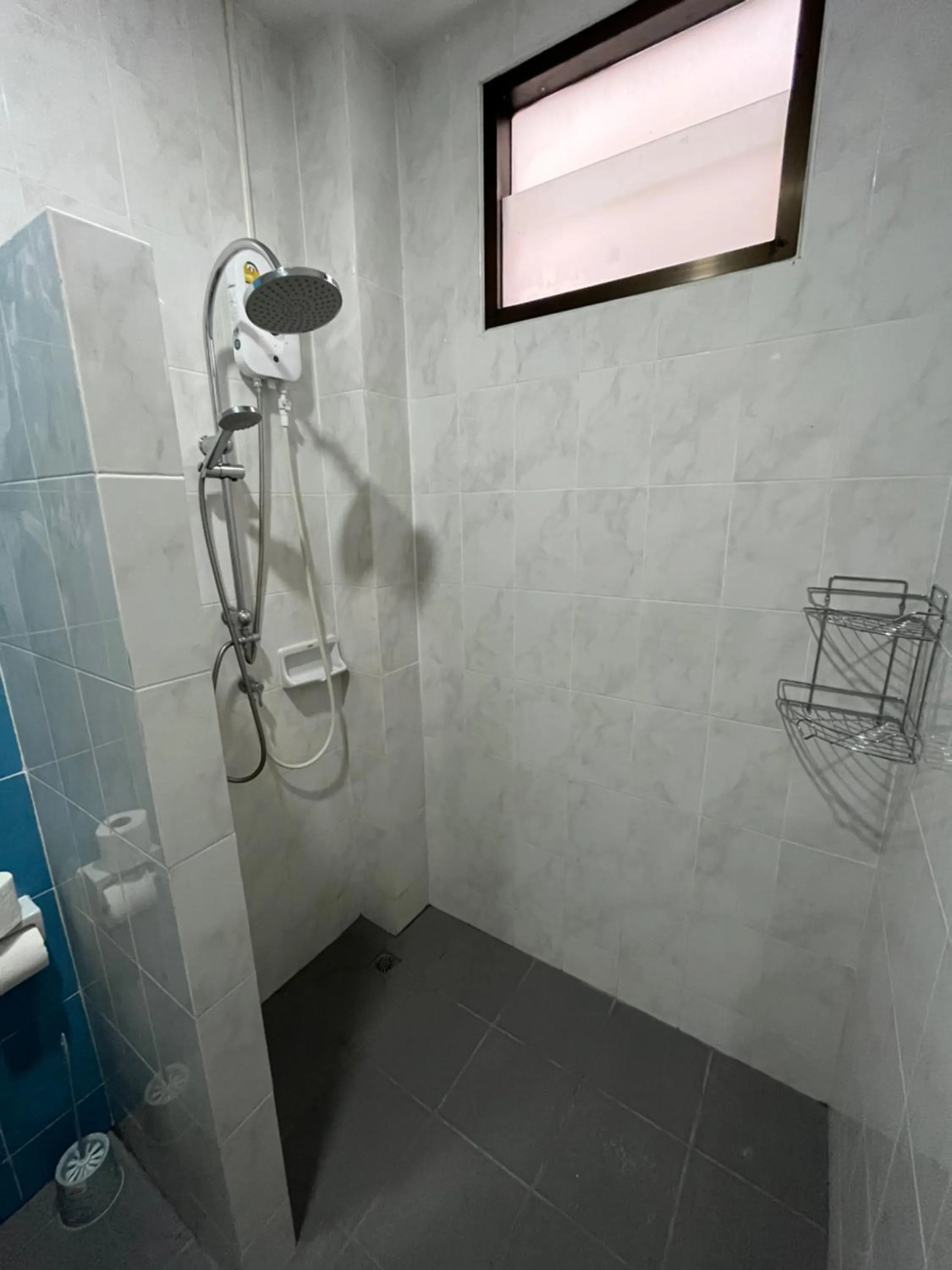 Shower in Grand View Premium