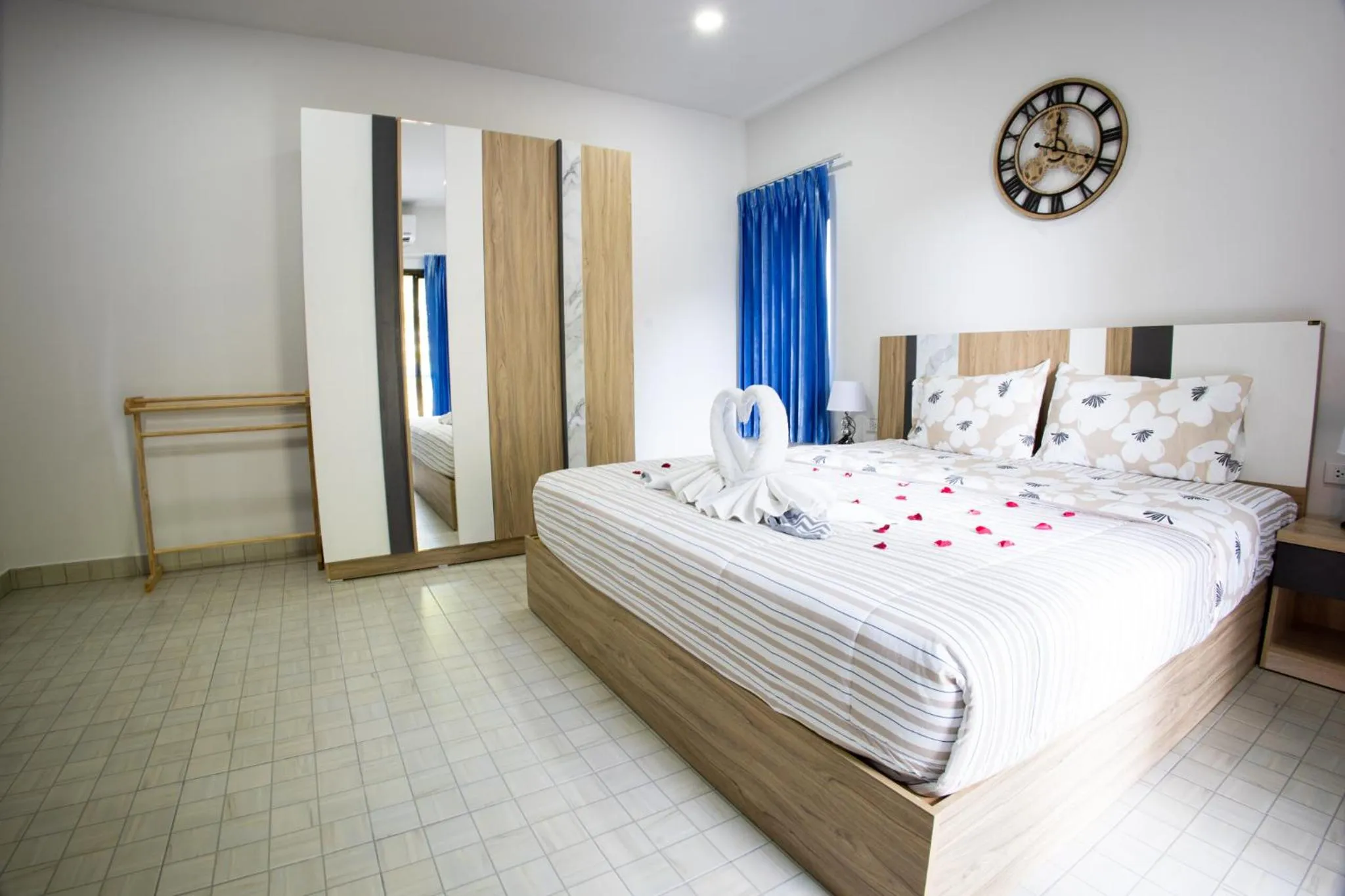 Bed in Grand View Premium