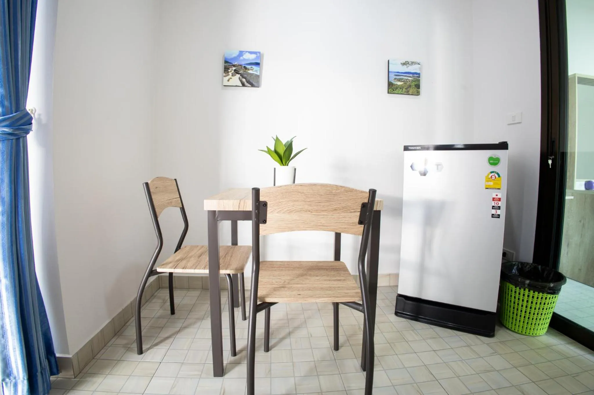 Seating area in Grand View Premium