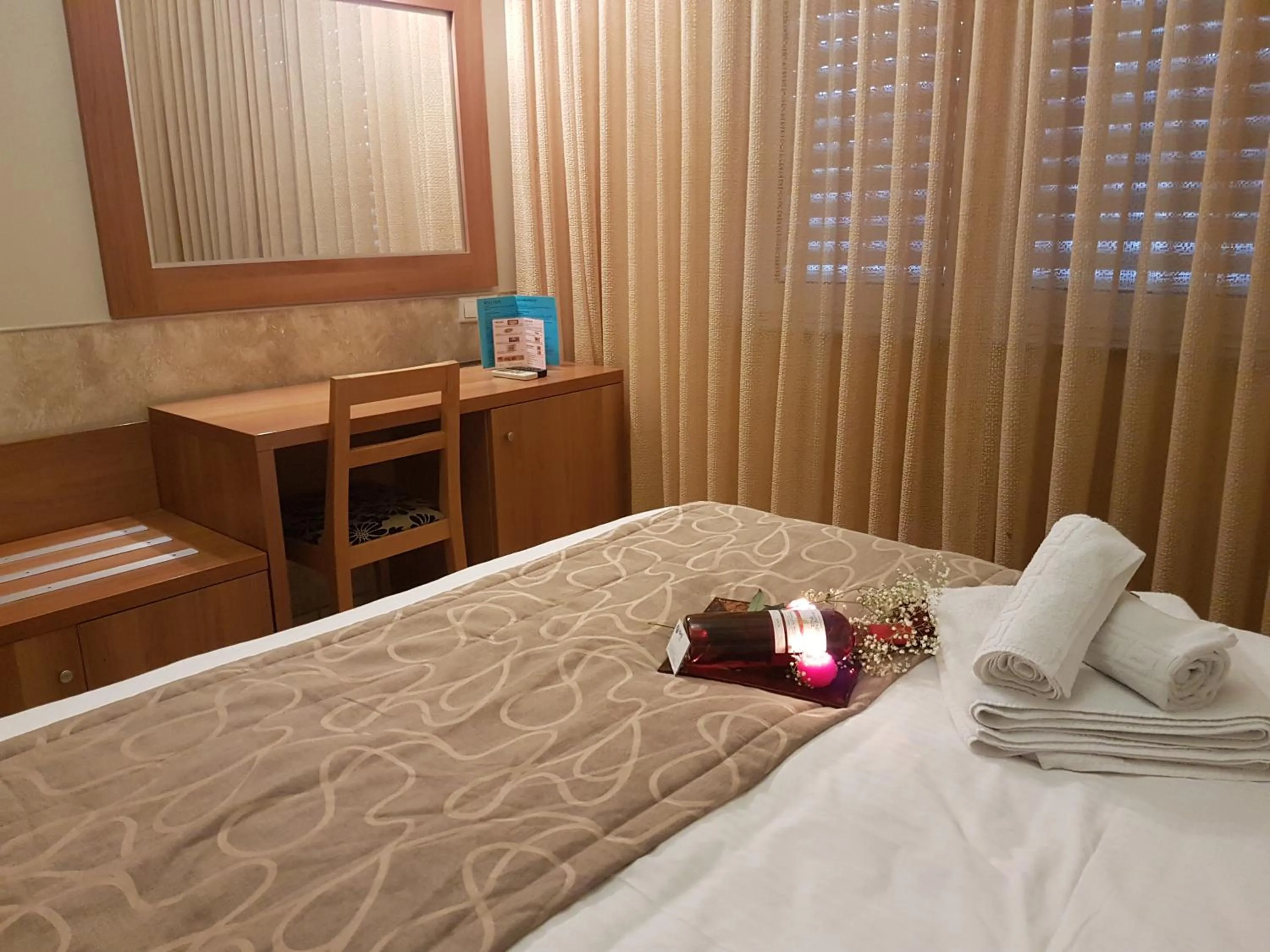 Photo of the whole room, Bed in Hotel Ideal