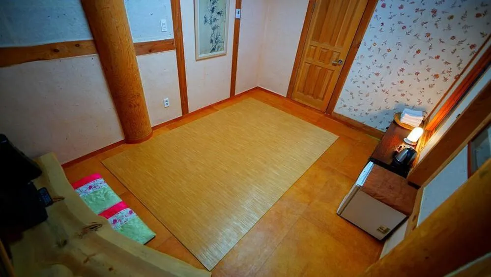 Bed in Kumwondang Jeonju Hanokstay