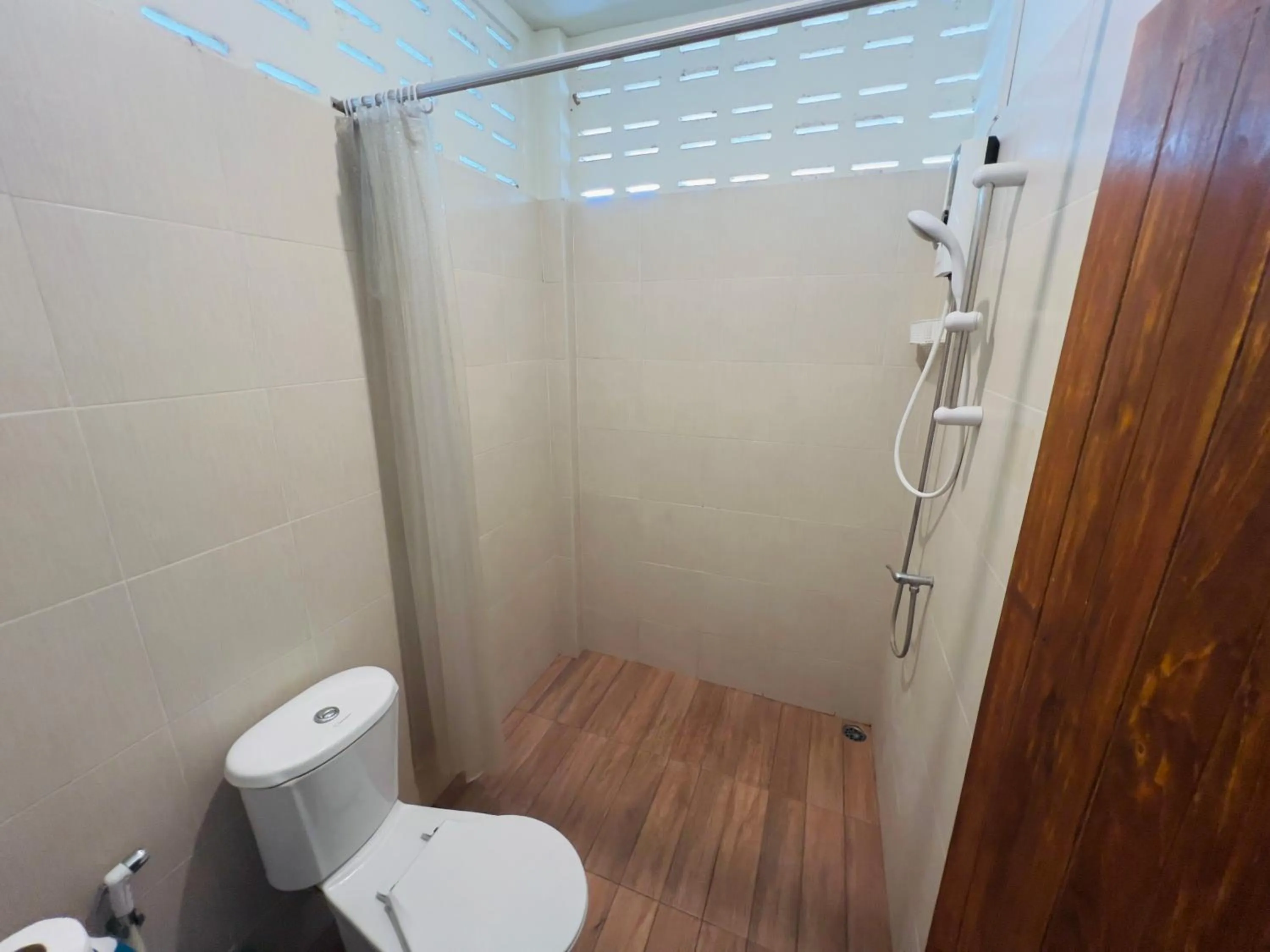 Shower in DonMueang Boutique House DonMueang Airport