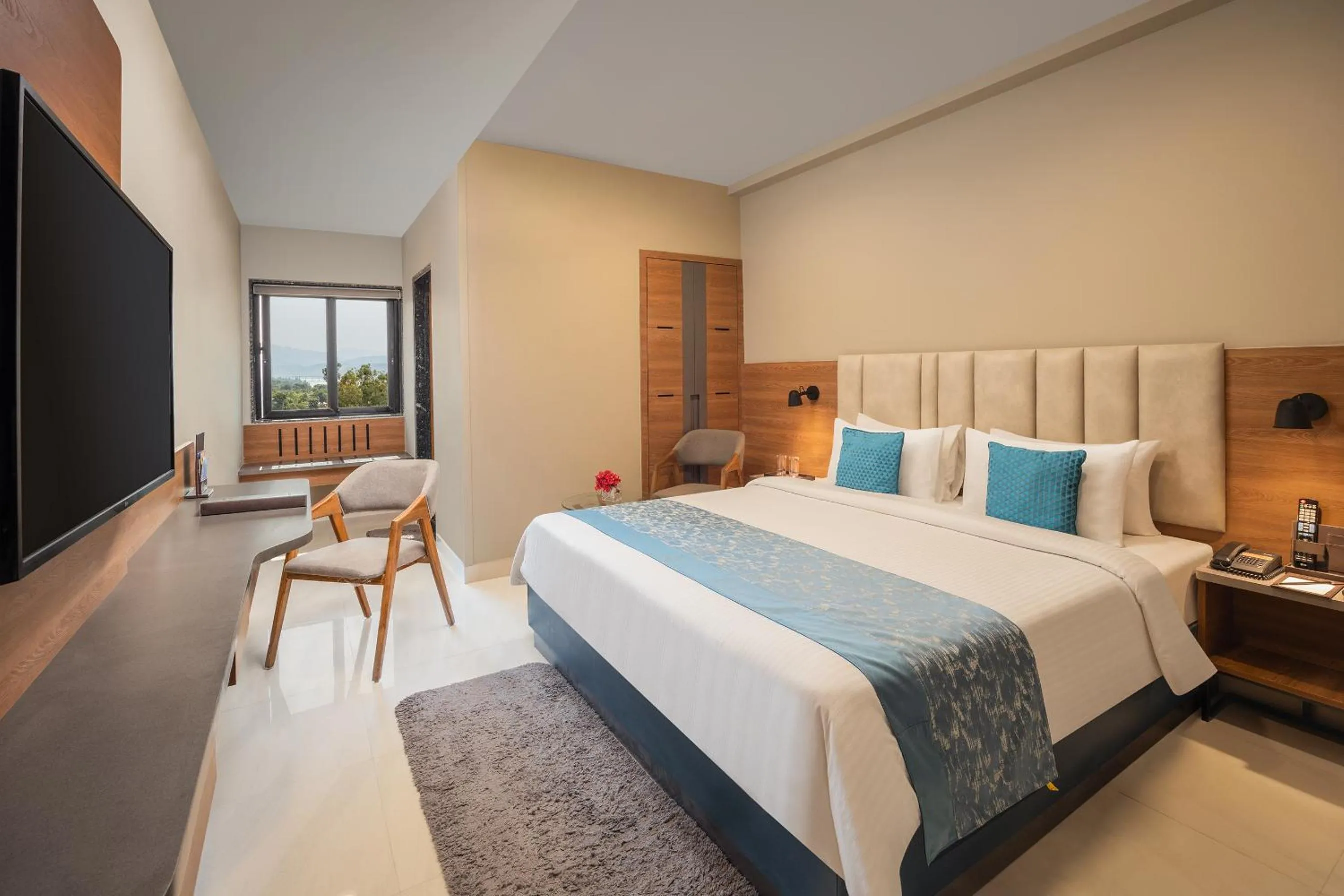 Communal lounge/ TV room, Bed in Fortune Statue Of Unity, Ekta Nagar - Member ITC Hotels' Group