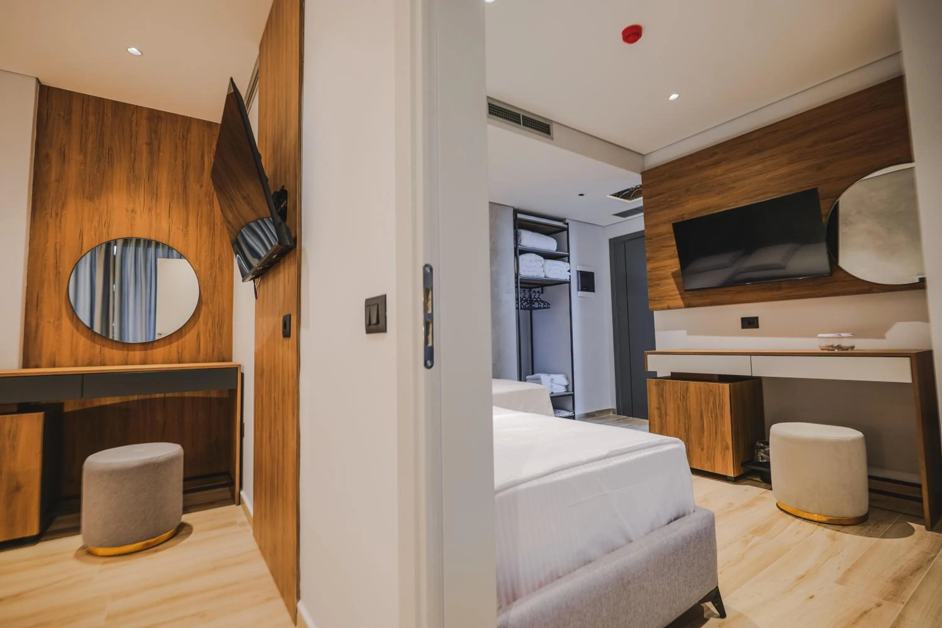 Living room, Bed in Ori Mare Hotel