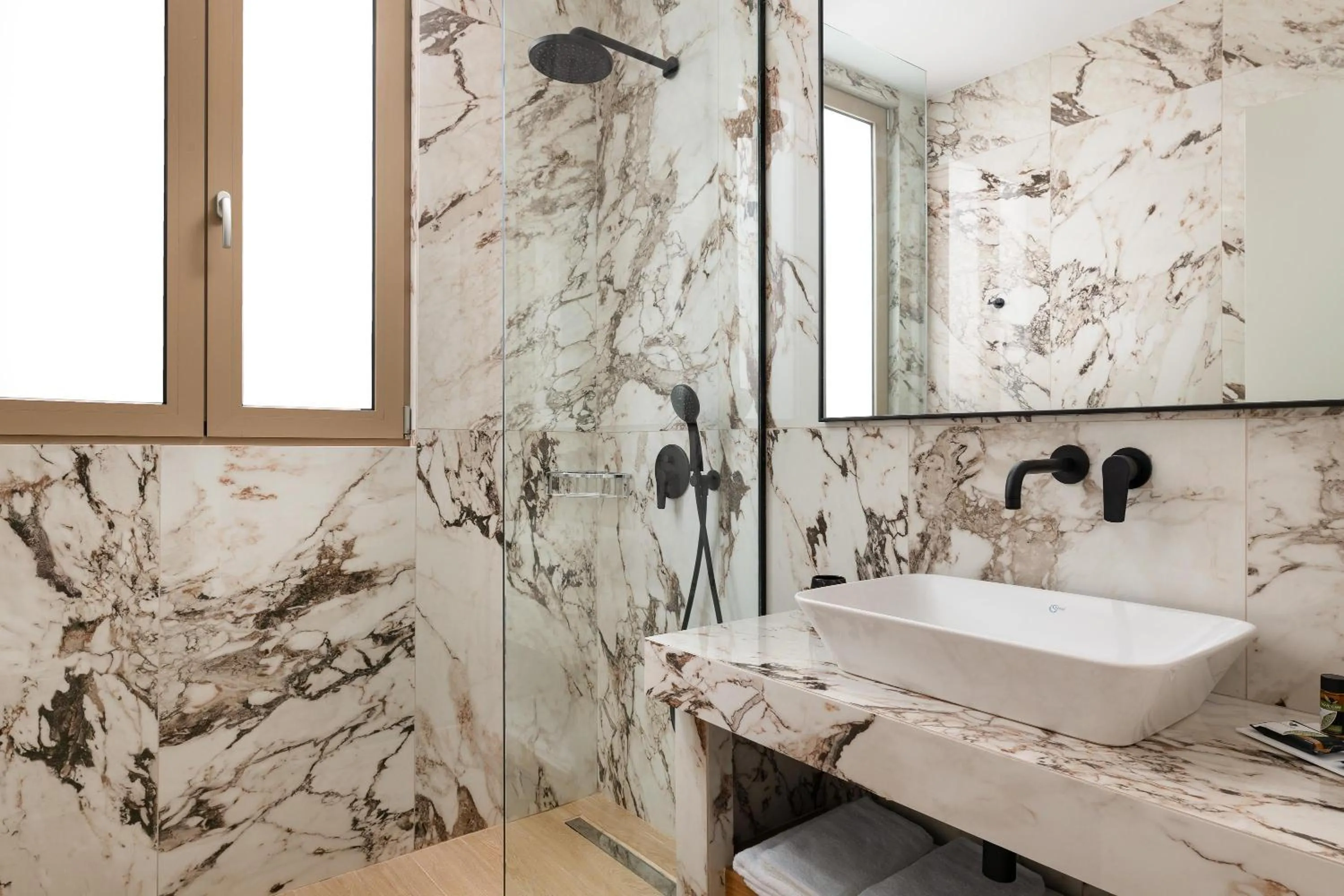 Shower in The 12th City Hotel