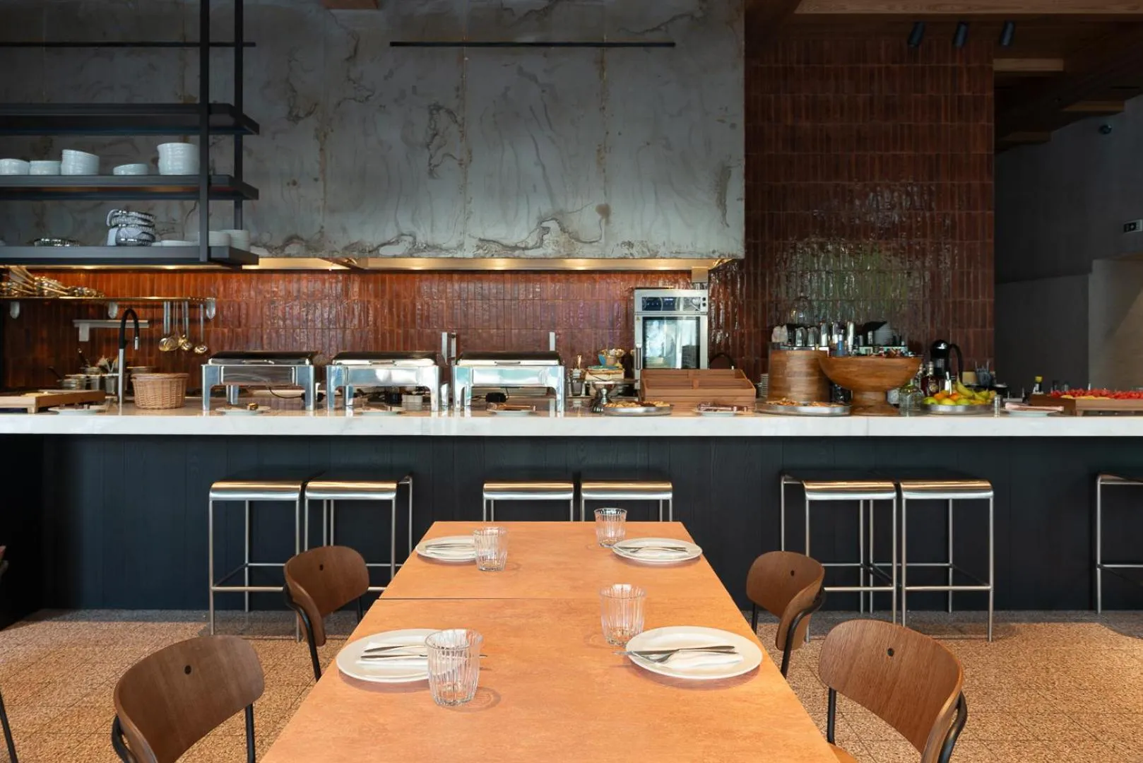 Restaurant/places to eat in The 12th City Hotel