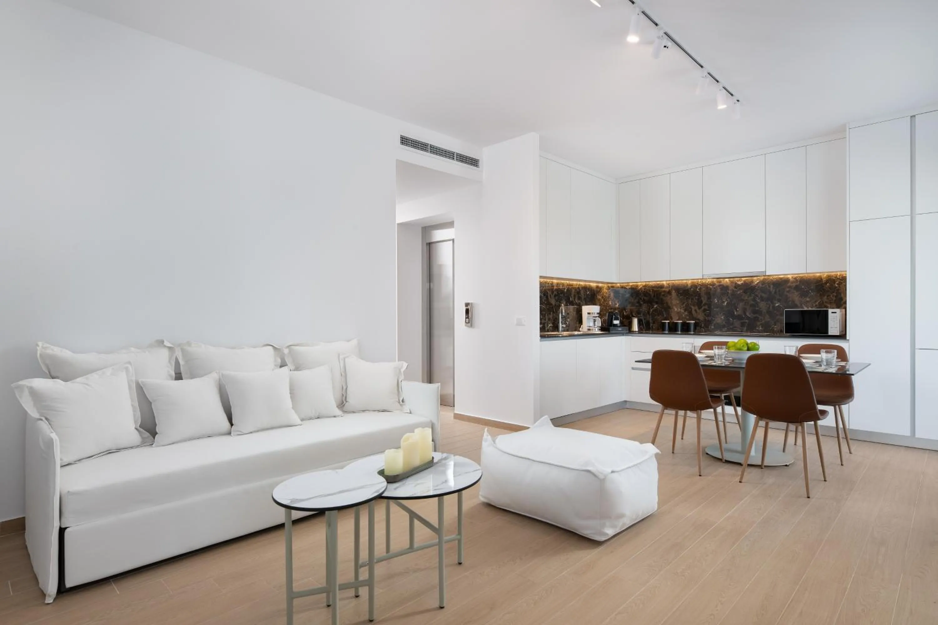 Kitchen or kitchenette in The 12th City Hotel