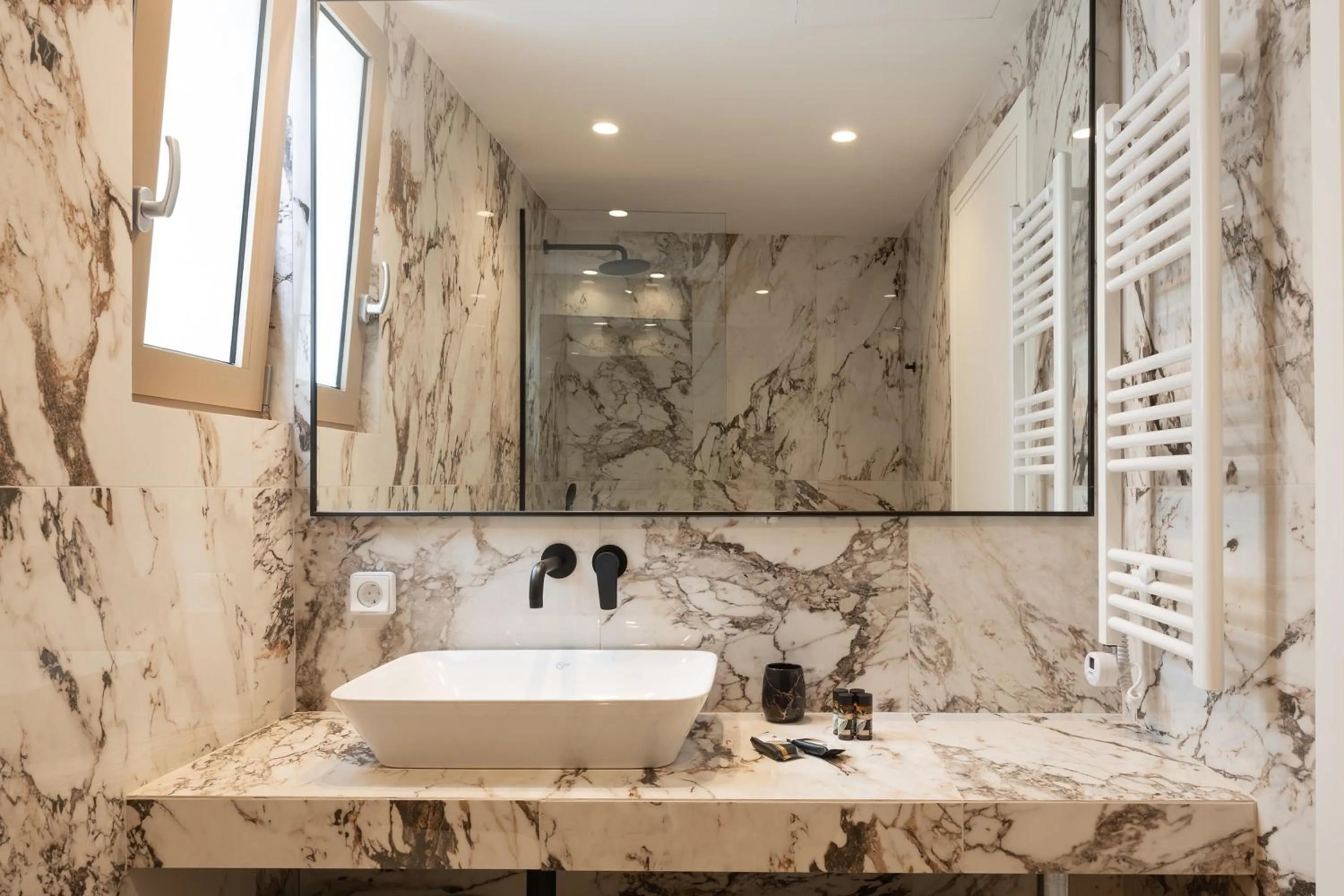 Shower in The 12th City Hotel