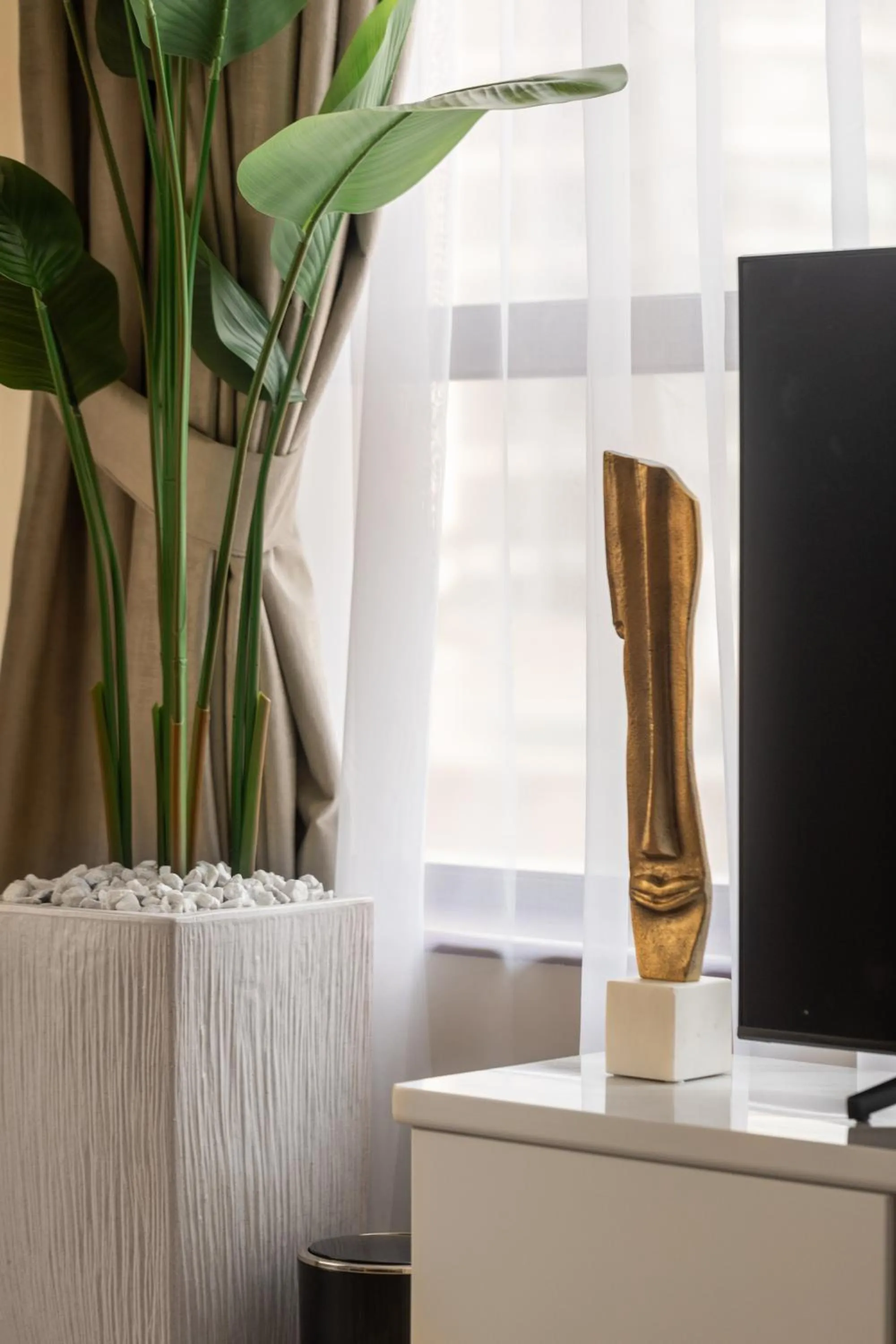 TV and multimedia in Happy ACADEMIA JBR