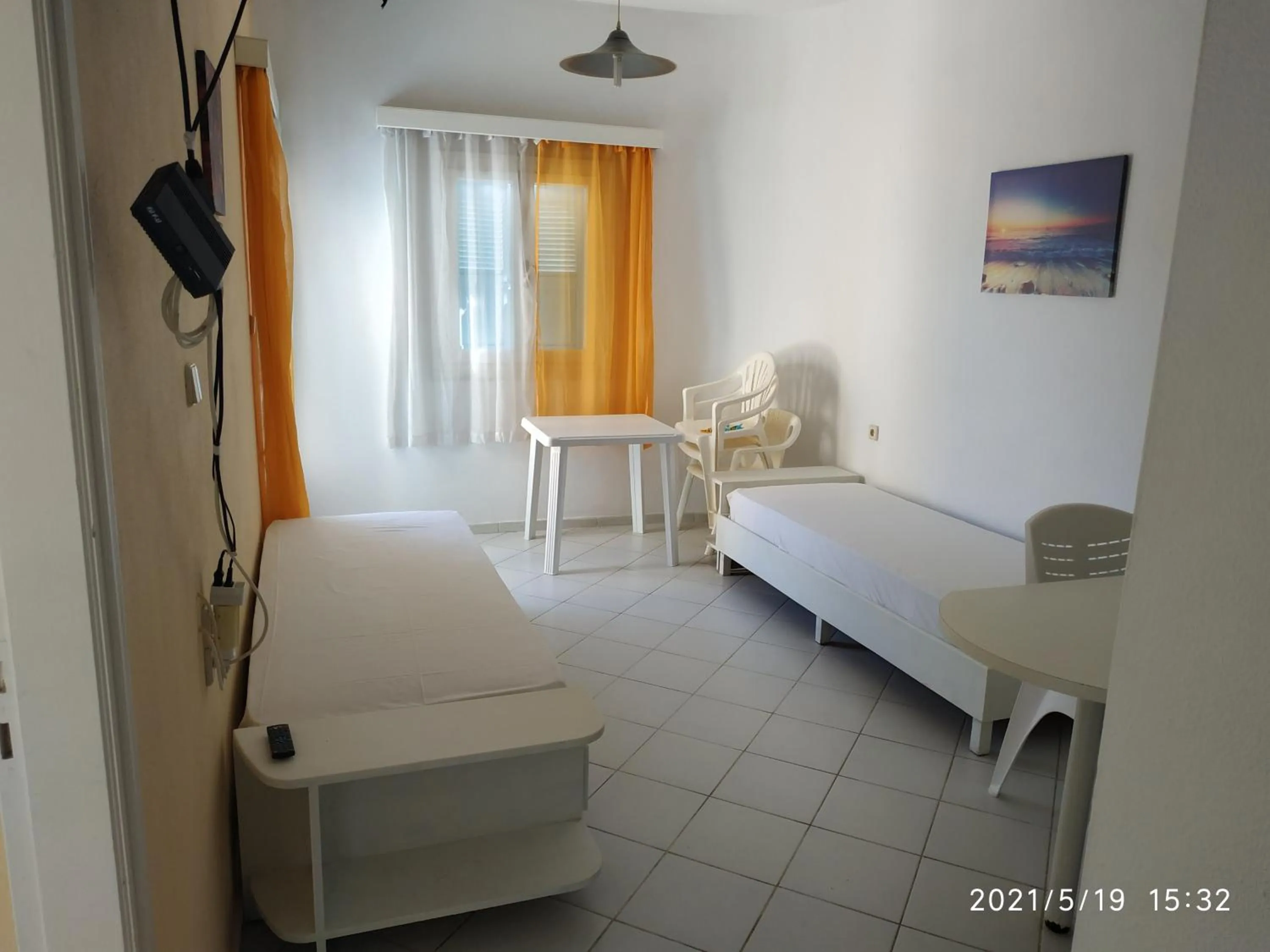 Living room, Bed in Renia Studios