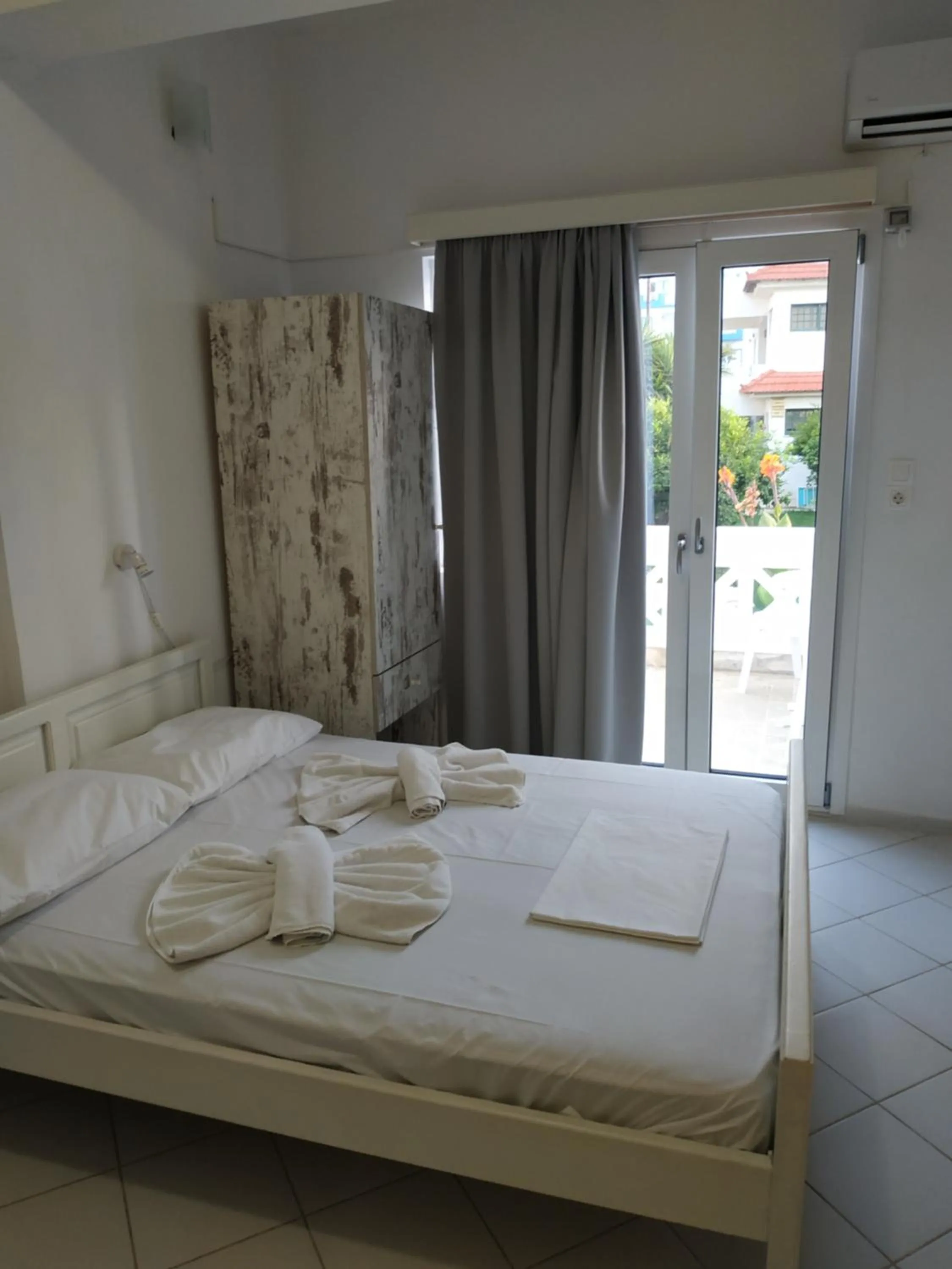 Bedroom, Bed in Renia Studios