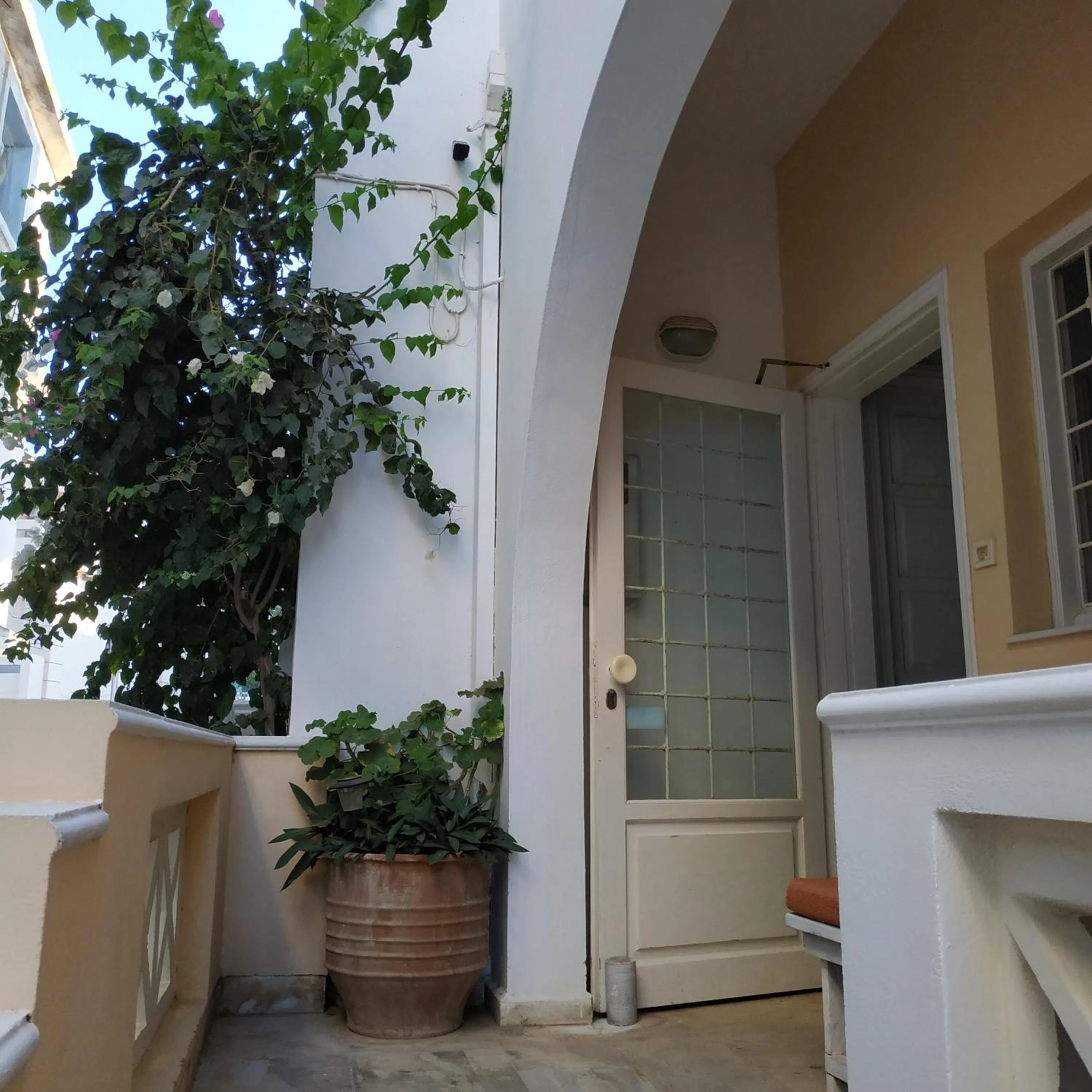 Facade/entrance in Renia Studios