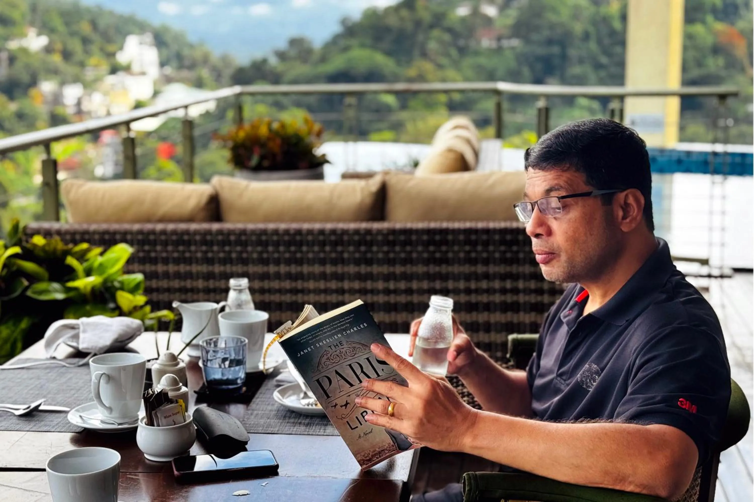 Restaurant/places to eat in Grand Serendib Hotel