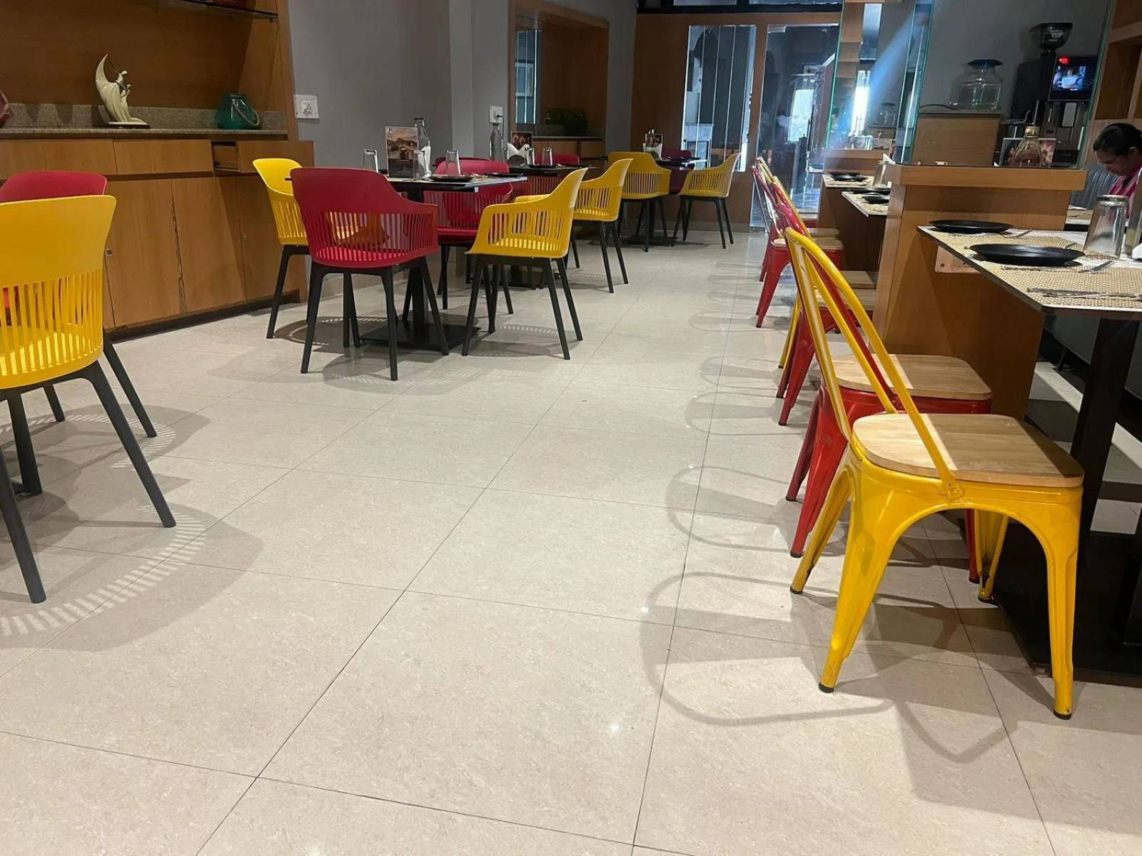 Restaurant/places to eat in Sparrow Hotel Managed by Siara Sariska Alwar