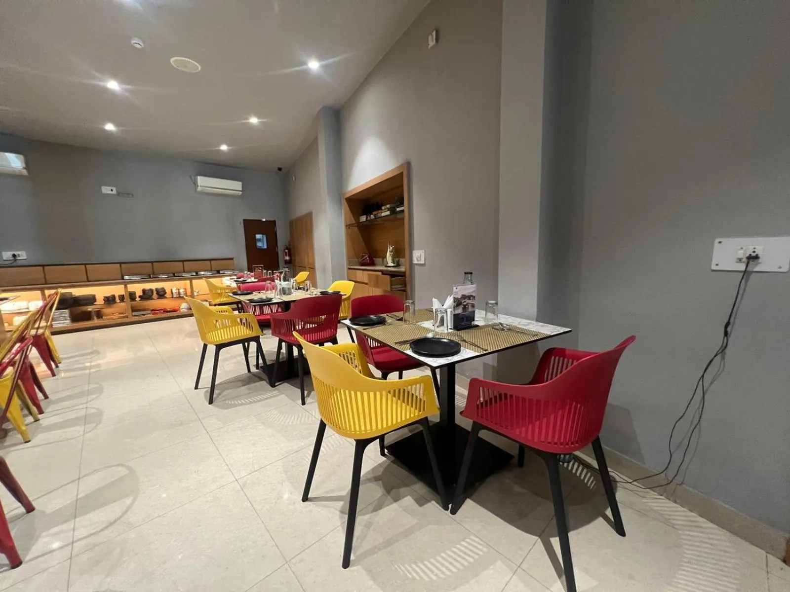 Restaurant/places to eat in Sparrow Hotel Managed by Siara Sariska Alwar