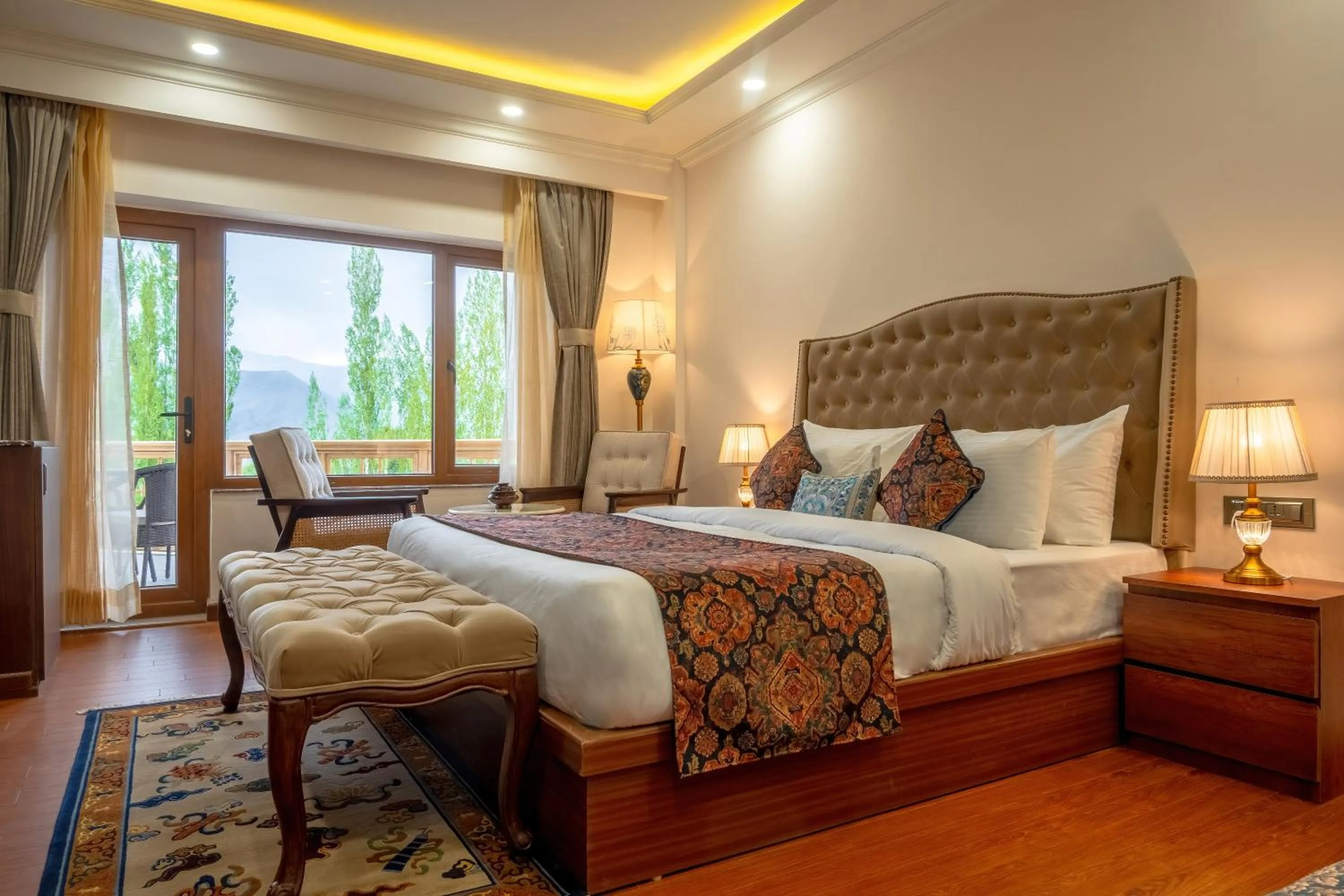 Bedroom, Bed in Hotel Gyalpo Residency - A Mountain View Luxury Hotel in Leh
