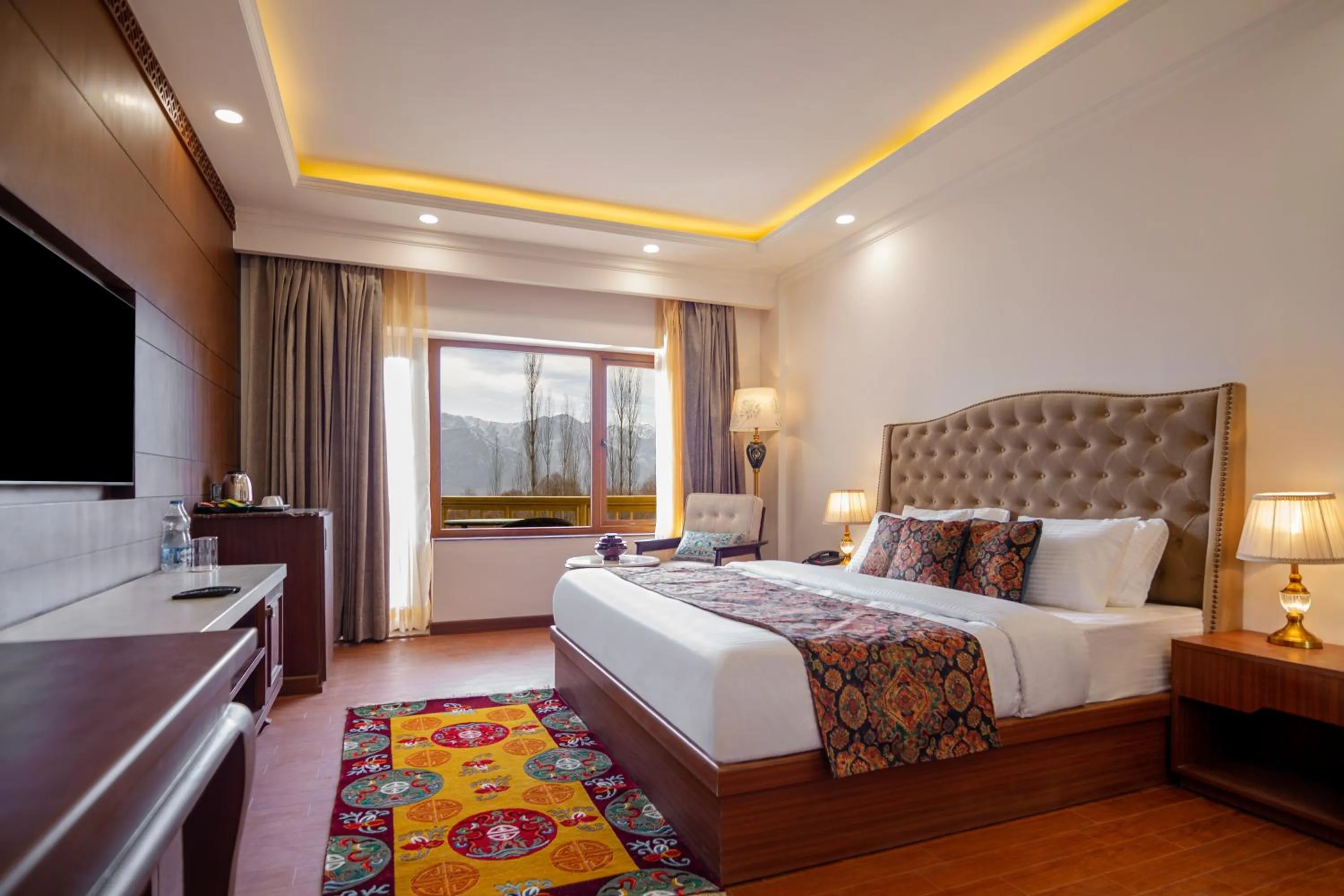 Bed in Hotel Gyalpo Residency - A Mountain View Luxury Hotel in Leh