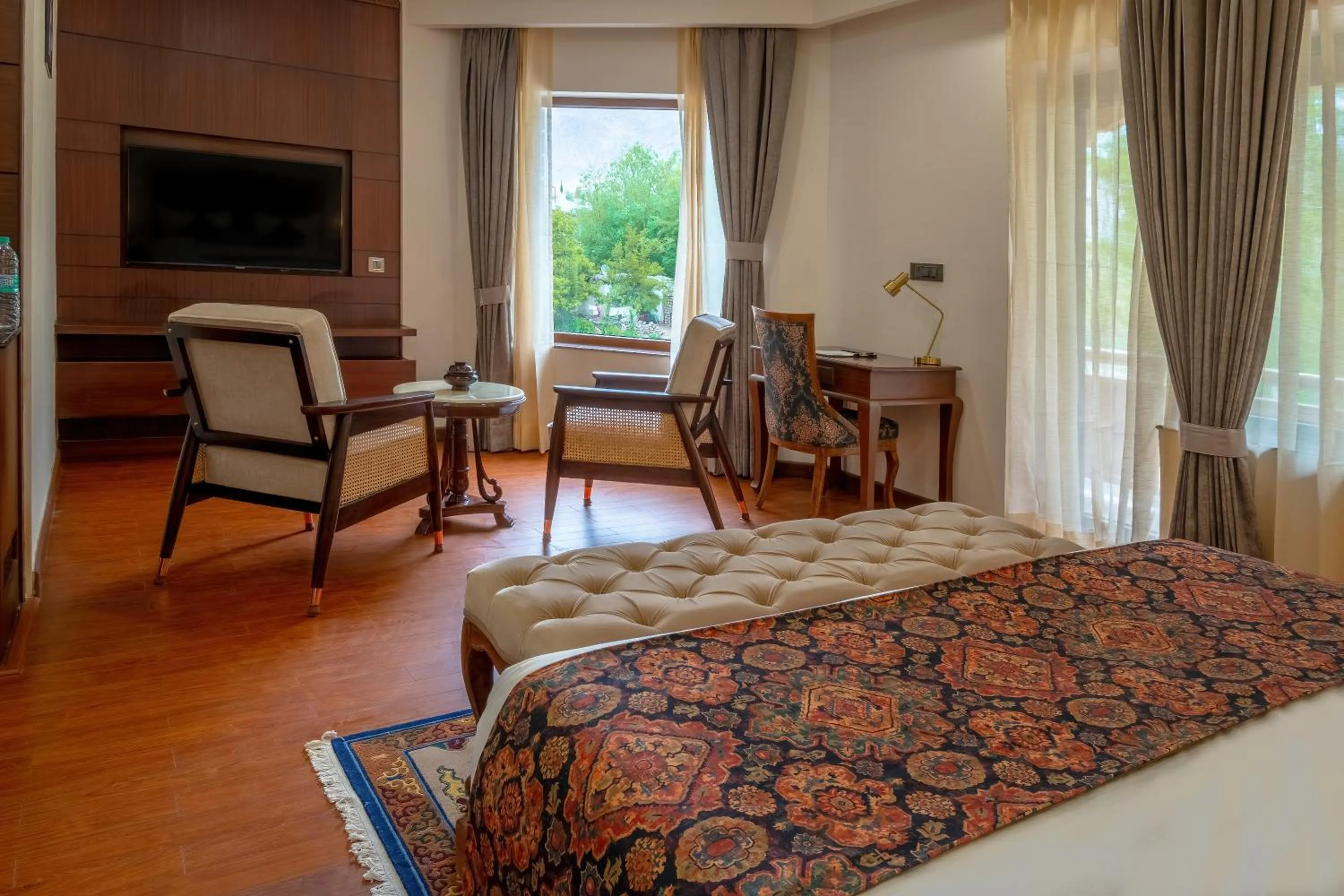 Bedroom, Bed in Hotel Gyalpo Residency - A Mountain View Luxury Hotel in Leh