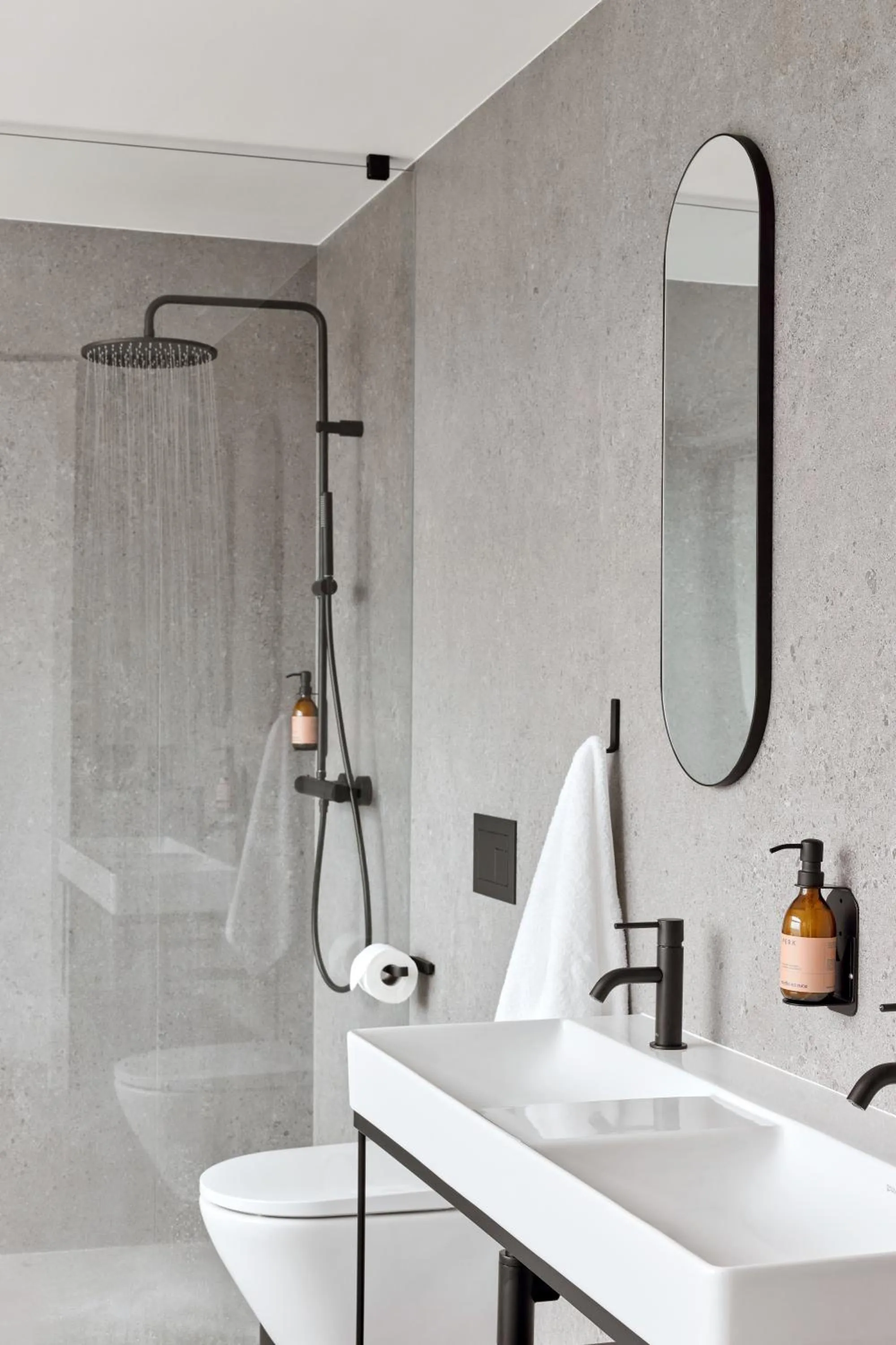 Shower in Hotel PERK