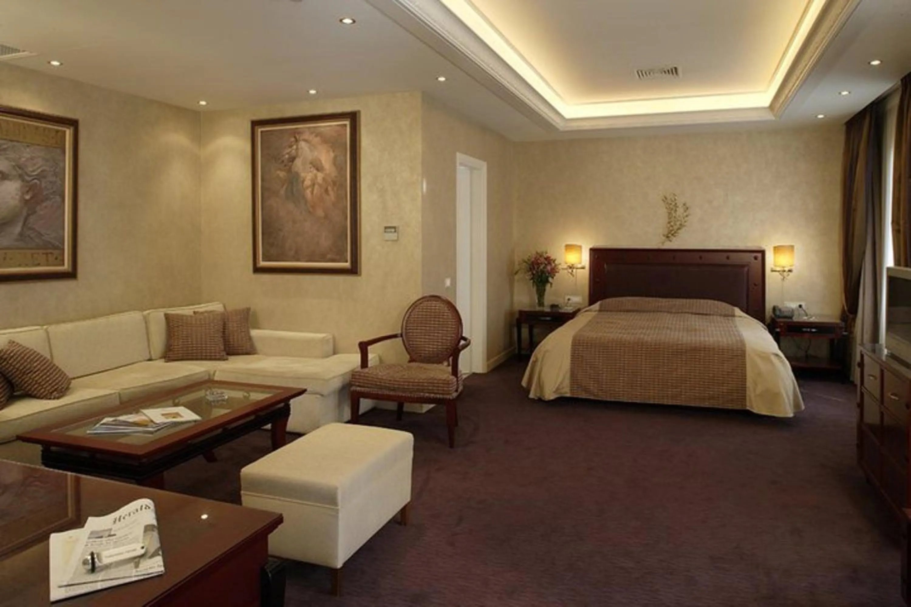 Bed in Theoxenia House Hotel